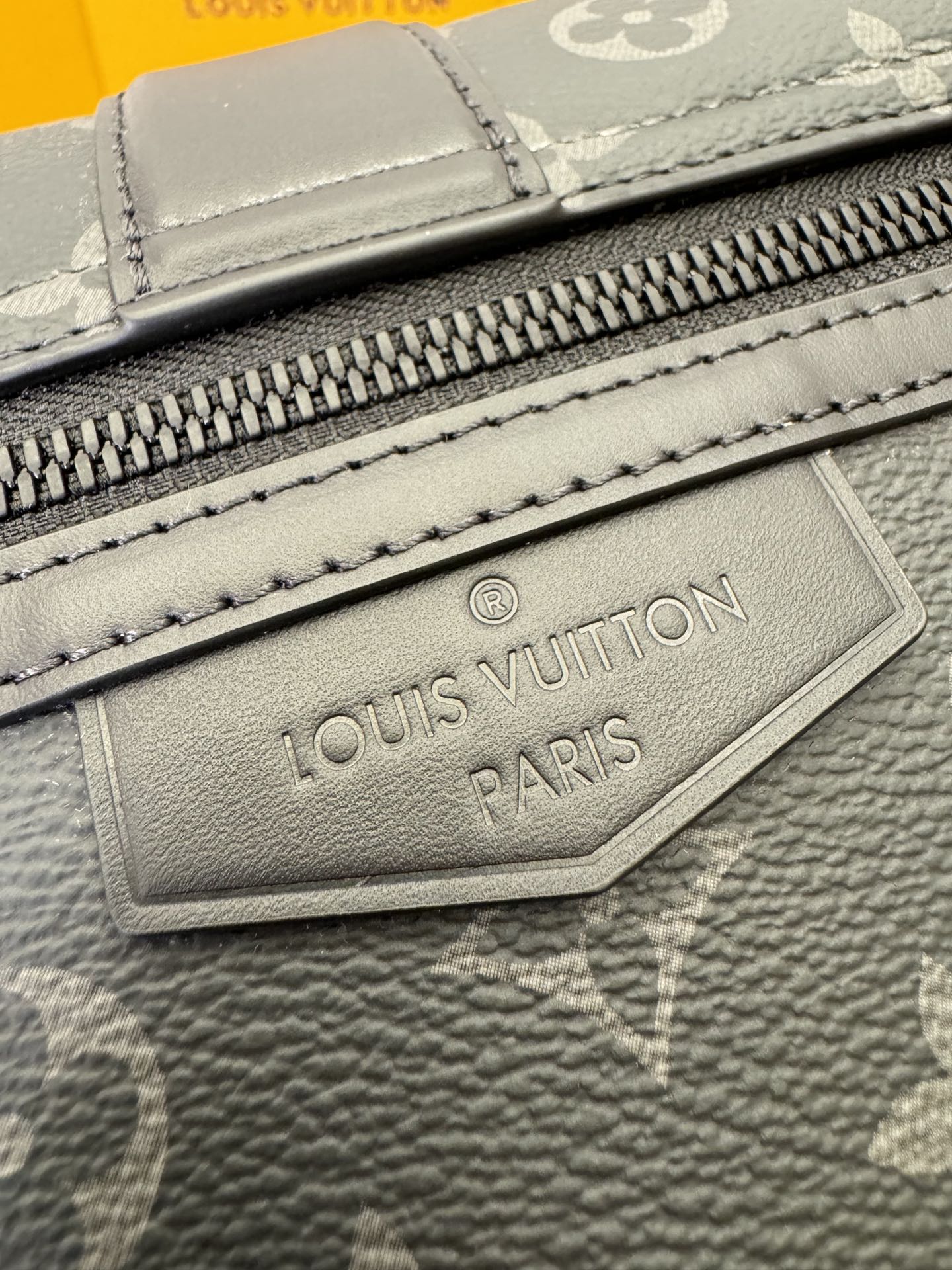 LOUIS VUITTON 路易威登 S Cape 可调节肩带搭扣开合帆布拼皮革 斜挎包 单肩包 黑色 M46794