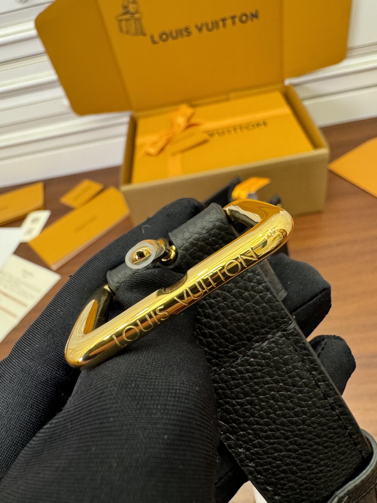 LOUIS VUITTON 路易威登 Lock & Go 全粒面小牛皮 斜挎包 单肩包 手提包 黑色 M22311