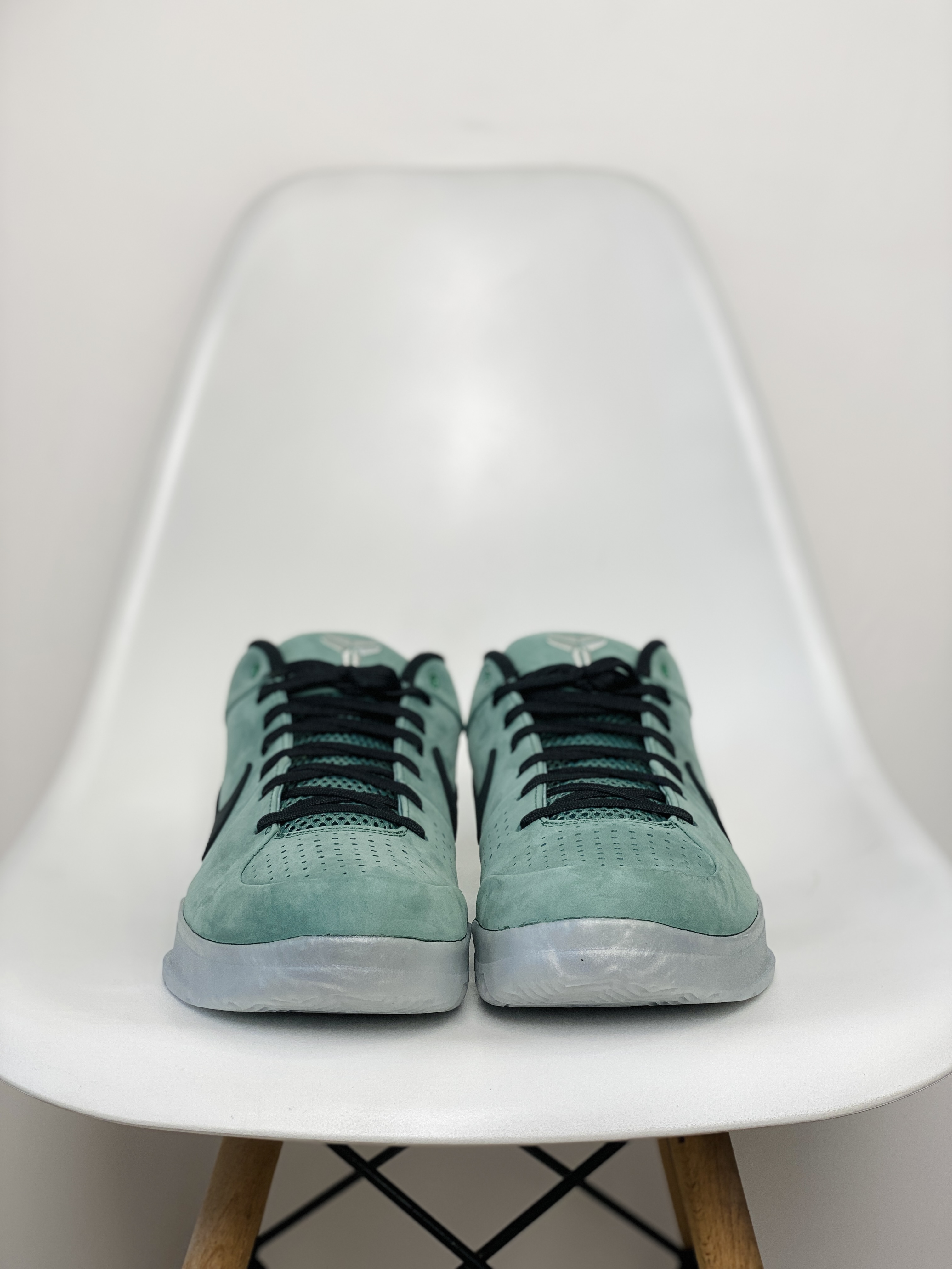  H12 Zoom Kobe4 Protro  科比 4  低筒  前掌泡棉 後掌氣墊 篮球鞋 实战鞋 球鞋 男鞋  波鞋 电镀银绿色 FQ3545-300 