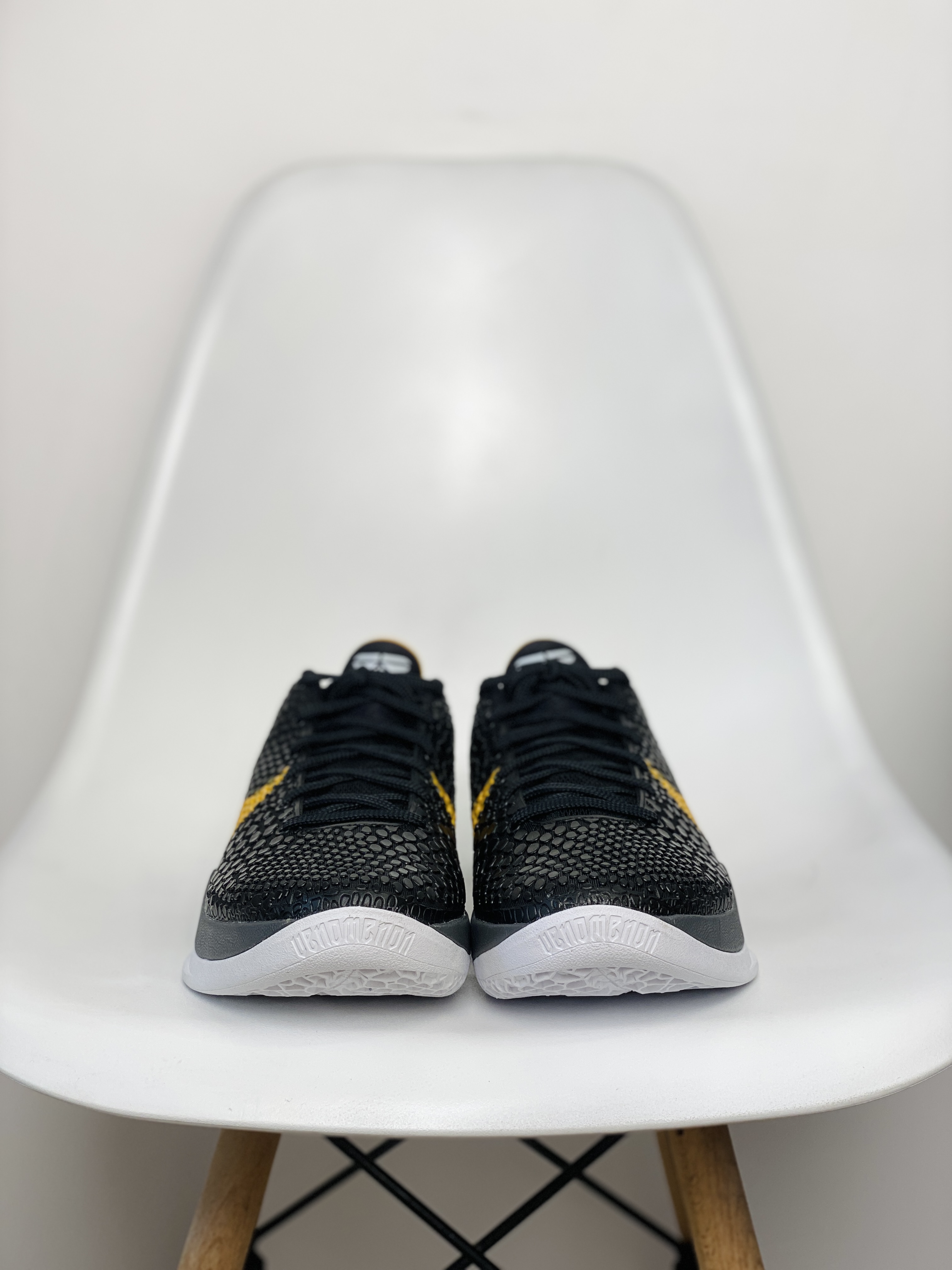 H12 Kobe6  Black Del Sol  前掌Zoom气垫 后掌EVA缓震 球鞋 籃球鞋 實戰鞋  真碳板 波鞋 男鞋  黑黃曼巴 429659-002