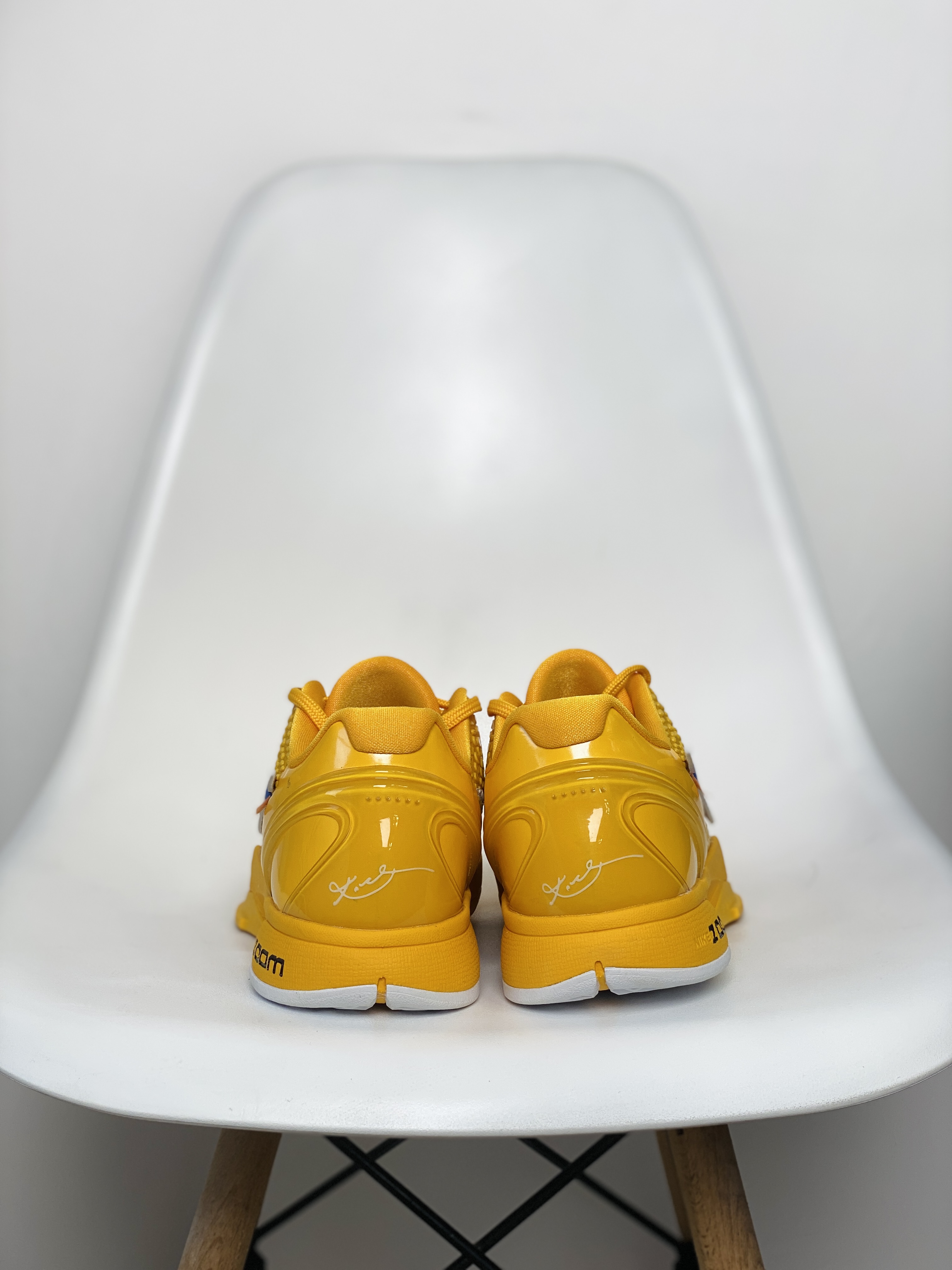  S2 Off White  Kobe 6  科比 6 低筒 前掌气垫 后掌EVA 球鞋 籃球鞋 實戰鞋  真碳板 男鞋 波鞋  黄色 CW2190-501