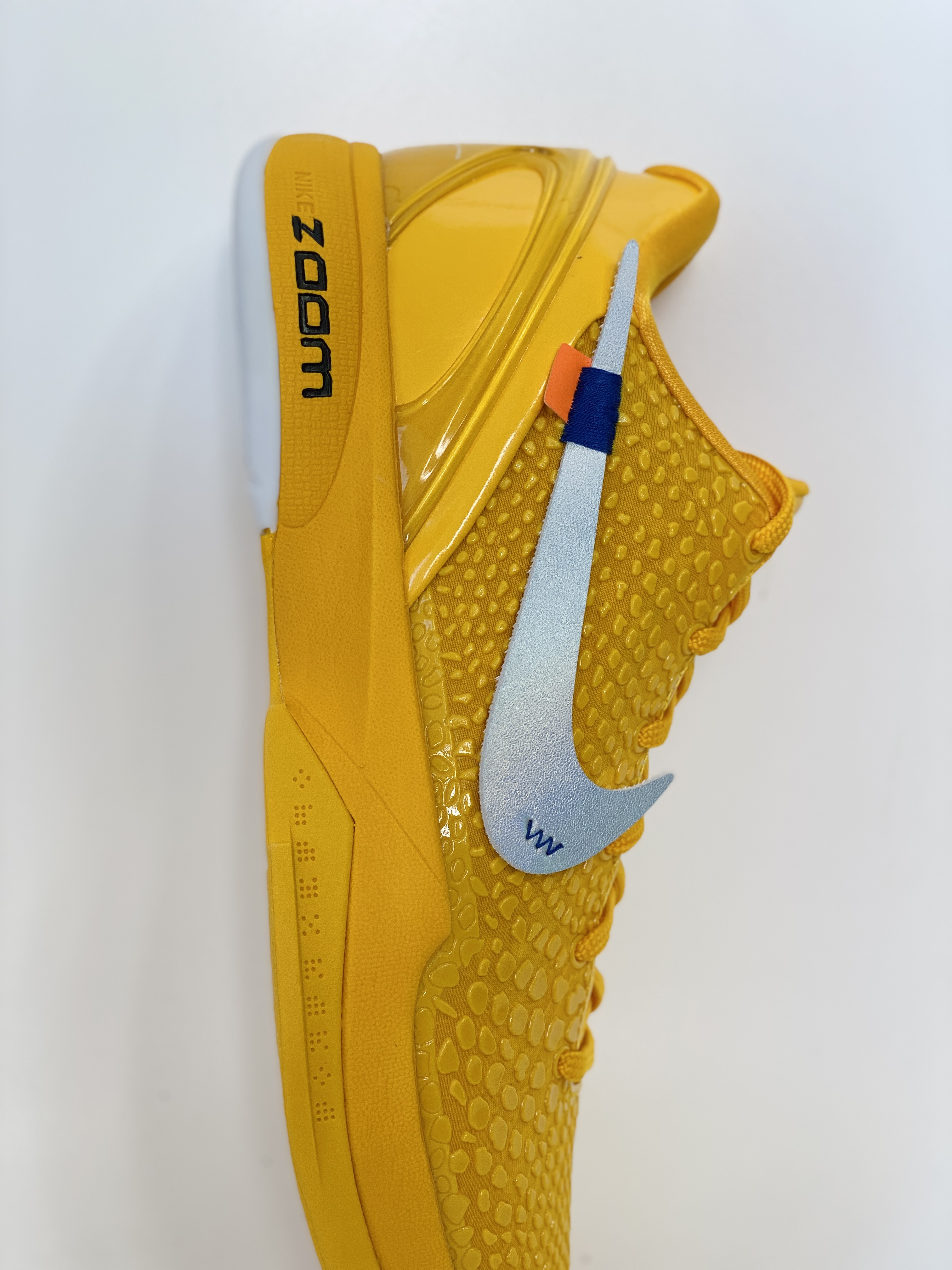  S2 Off White  Kobe 6  科比 6 低筒 前掌气垫 后掌EVA 球鞋 籃球鞋 實戰鞋  真碳板 男鞋 波鞋  黄色 CW2190-501