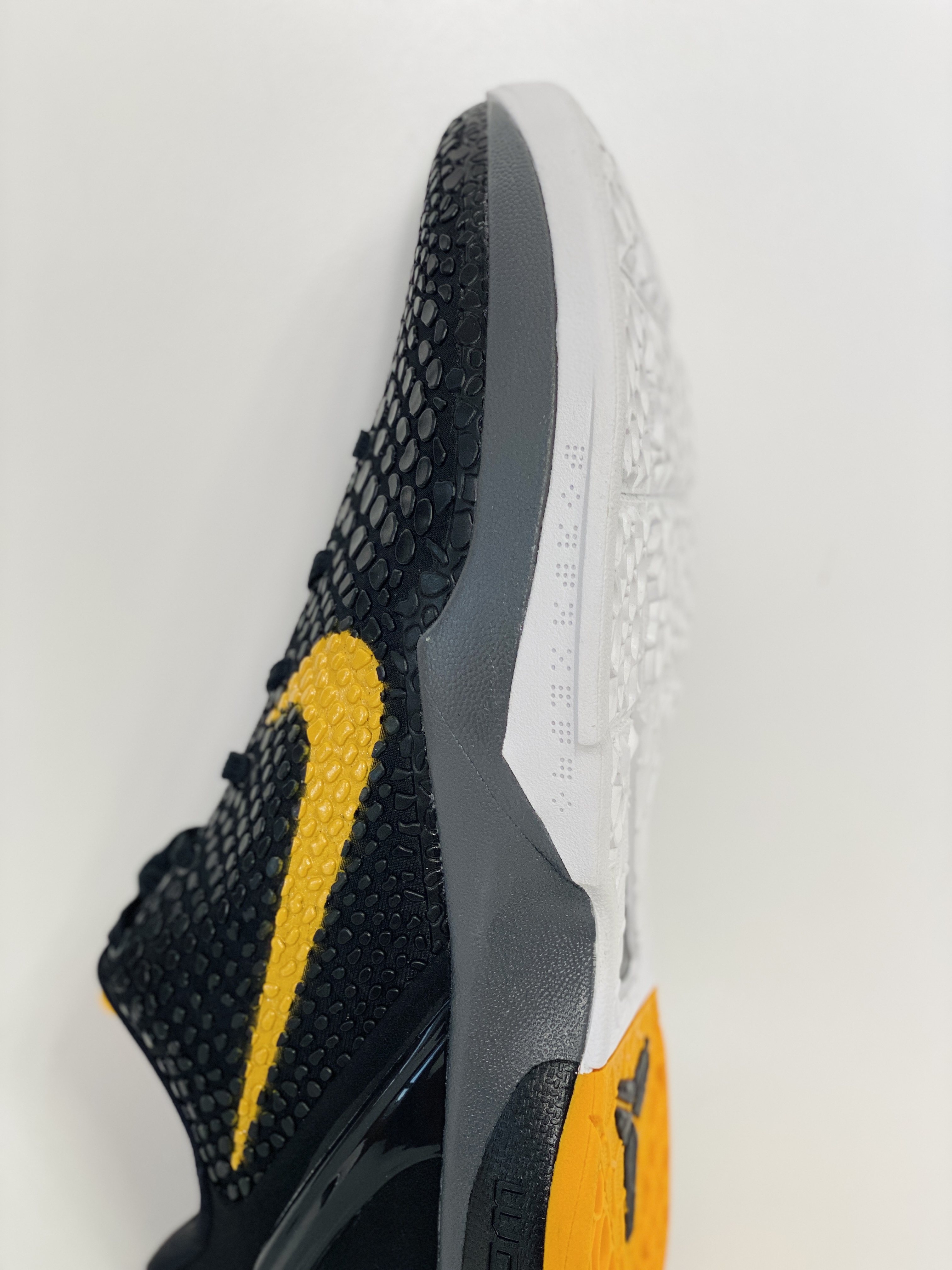 H12 Kobe6  Black Del Sol  前掌Zoom气垫 后掌EVA缓震 球鞋 籃球鞋 實戰鞋  真碳板 波鞋 男鞋  黑黃曼巴 429659-002