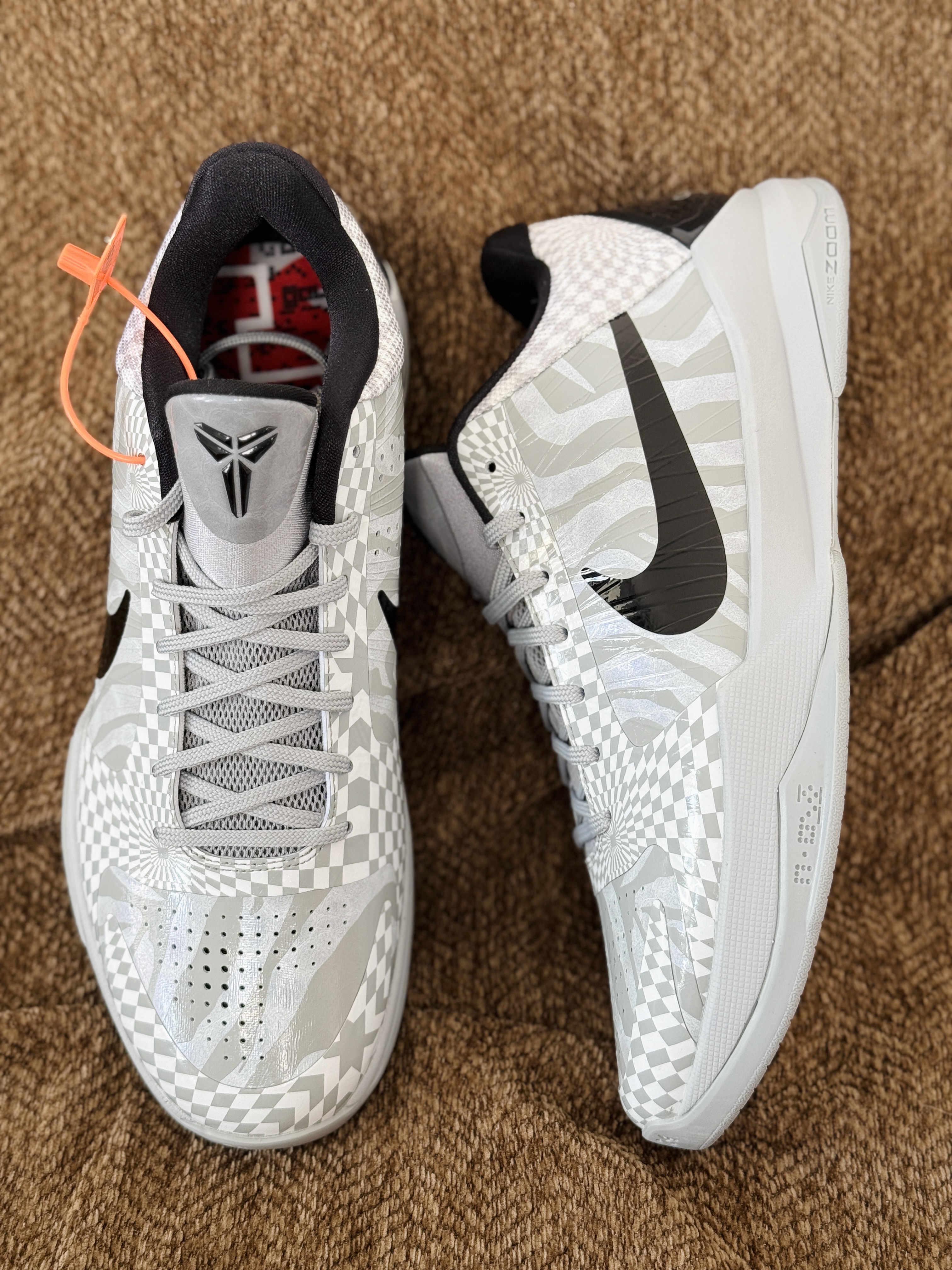 STAR -S级别 Kobe 5 Chaos  Zebra 篮球鞋 球鞋 波鞋 实战鞋 运动耐磨防滑 男鞋 波鞋 斑马 CD4991-003