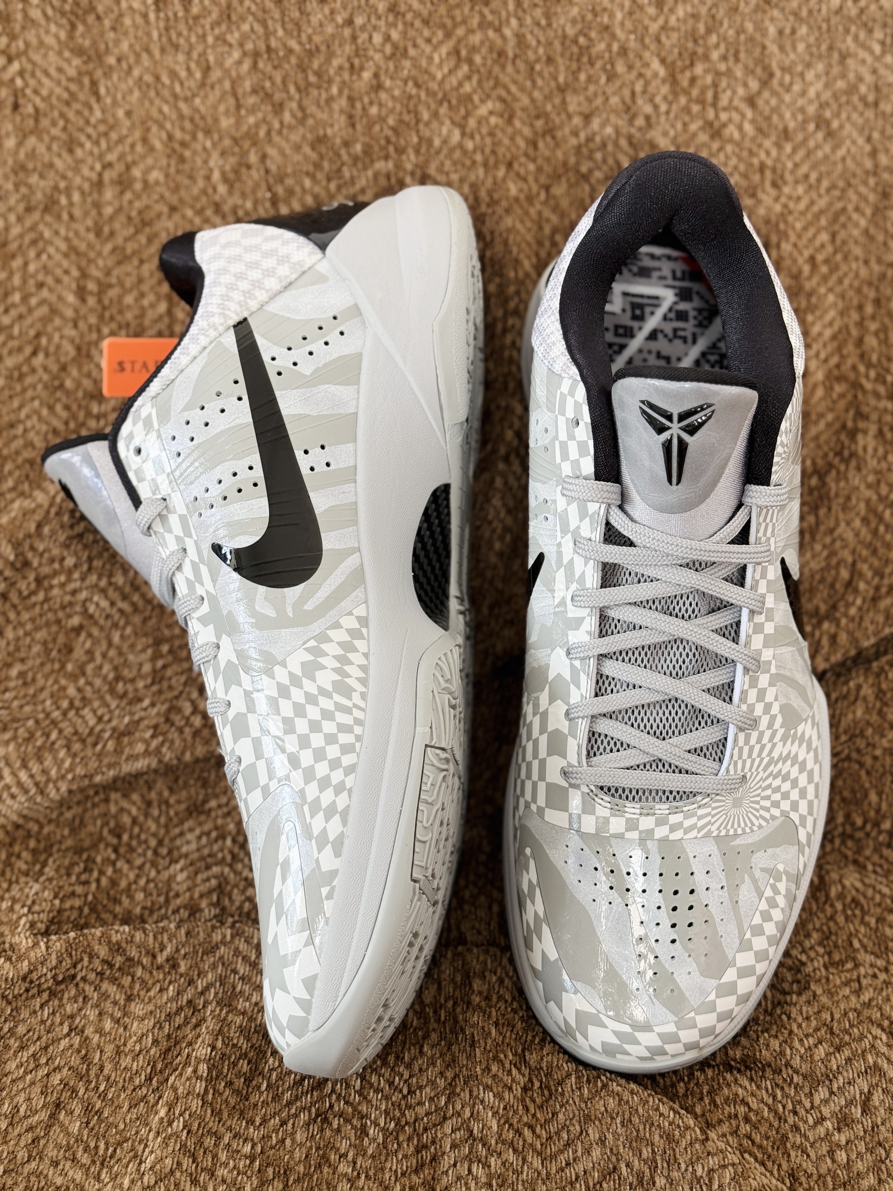 STAR -S级别 Kobe 5 Chaos  Zebra 篮球鞋 球鞋 波鞋 实战鞋 运动耐磨防滑 男鞋 波鞋 斑马 CD4991-003