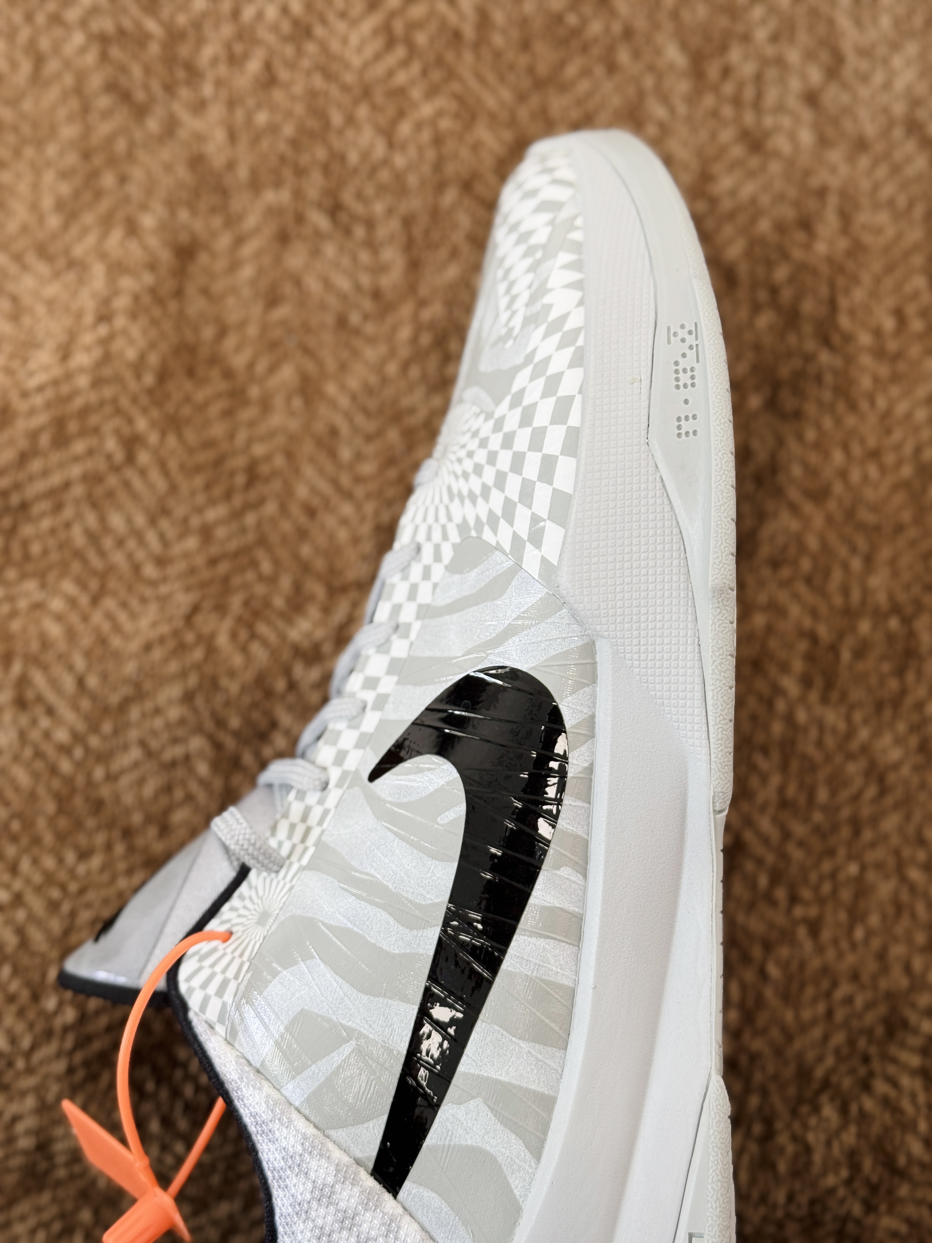 STAR -S级别 Kobe 5 Chaos  Zebra 篮球鞋 球鞋 波鞋 实战鞋 运动耐磨防滑 男鞋 波鞋 斑马 CD4991-003