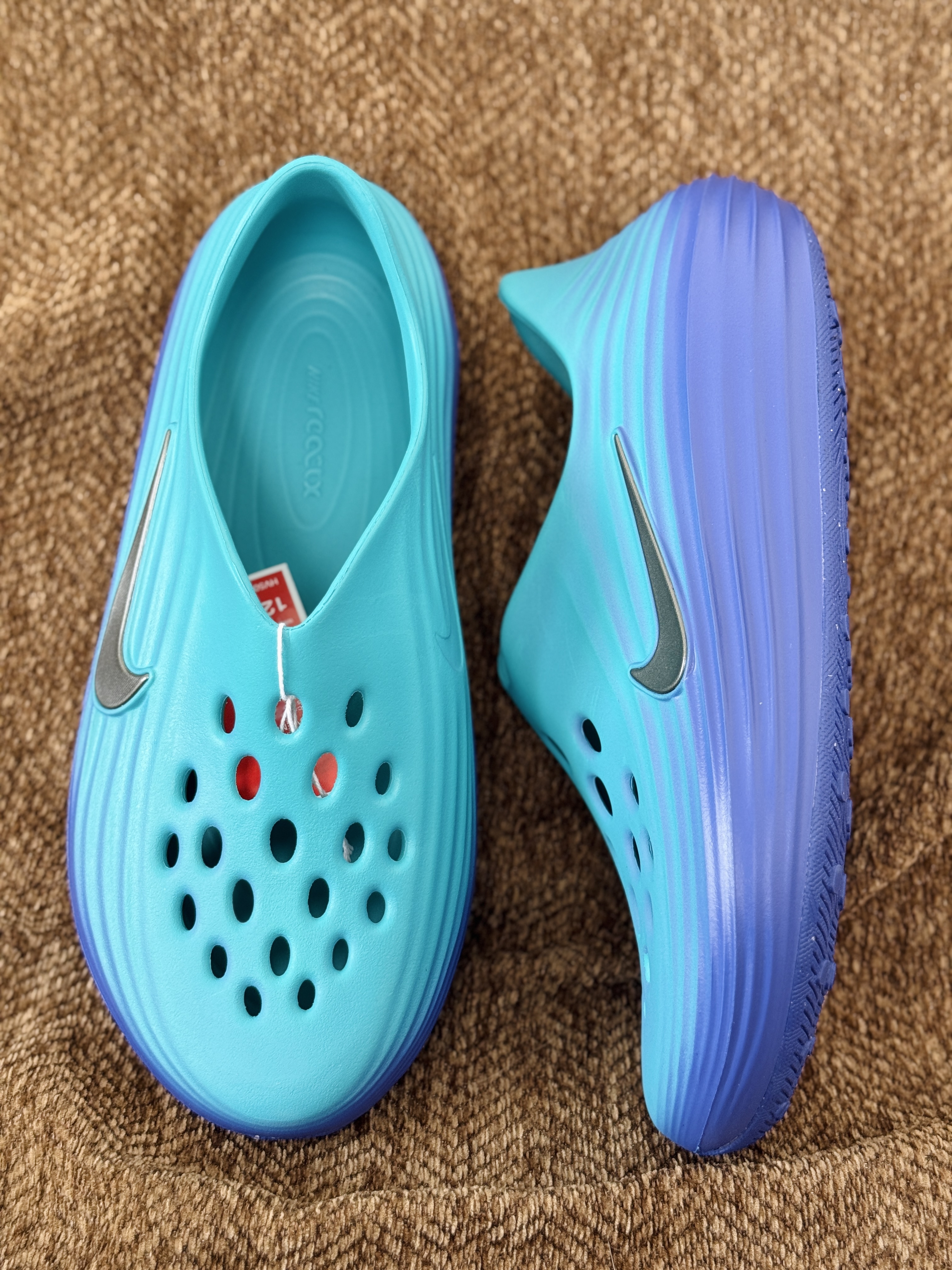 正确复合底 Nike Reactx Rejuven8 洞洞鞋 简约舒适  室外拖鞋 男女同款 蓝紫  HV5062-301