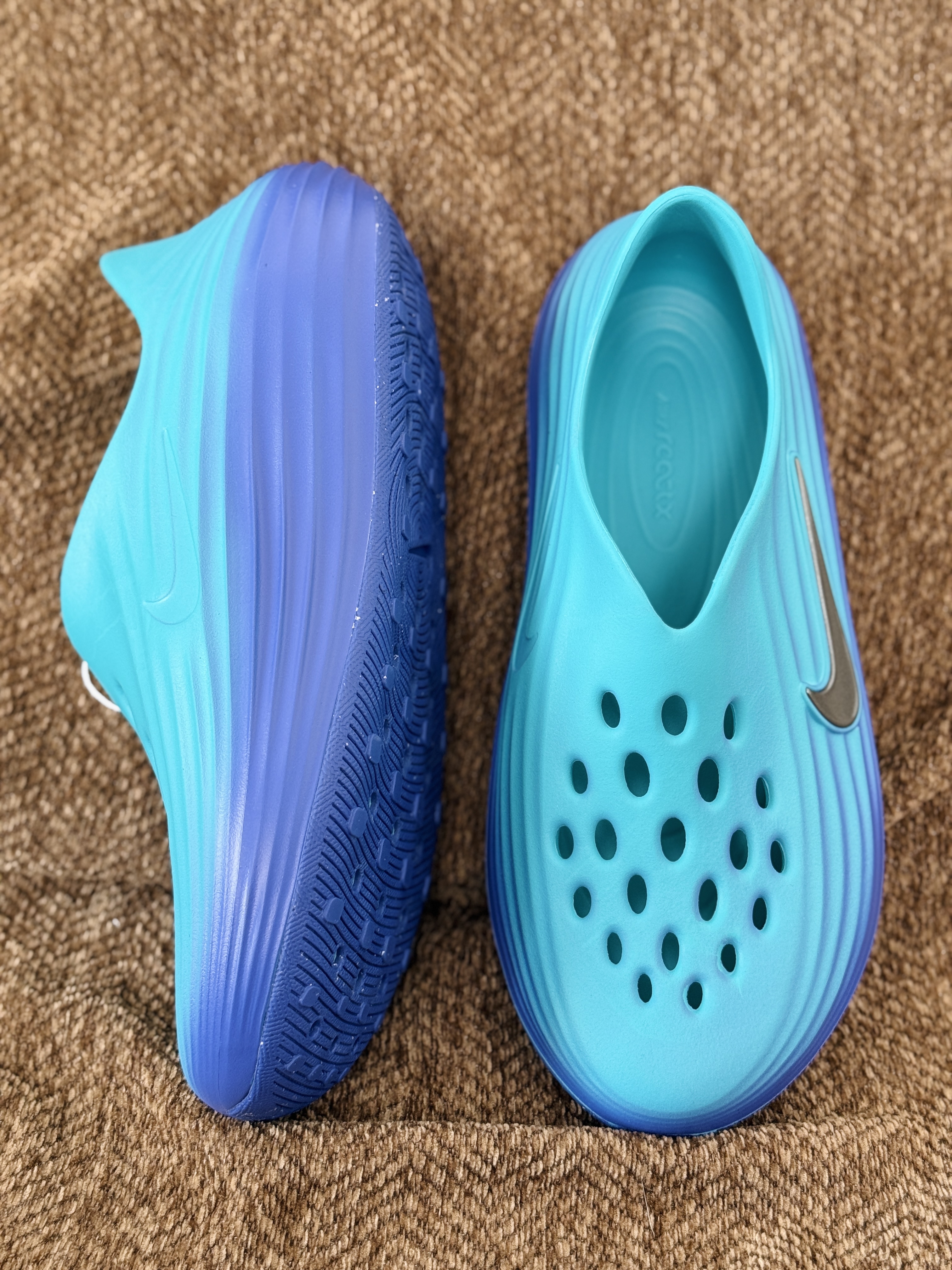 正确复合底 Nike Reactx Rejuven8 洞洞鞋 简约舒适  室外拖鞋 男女同款 蓝紫  HV5062-301