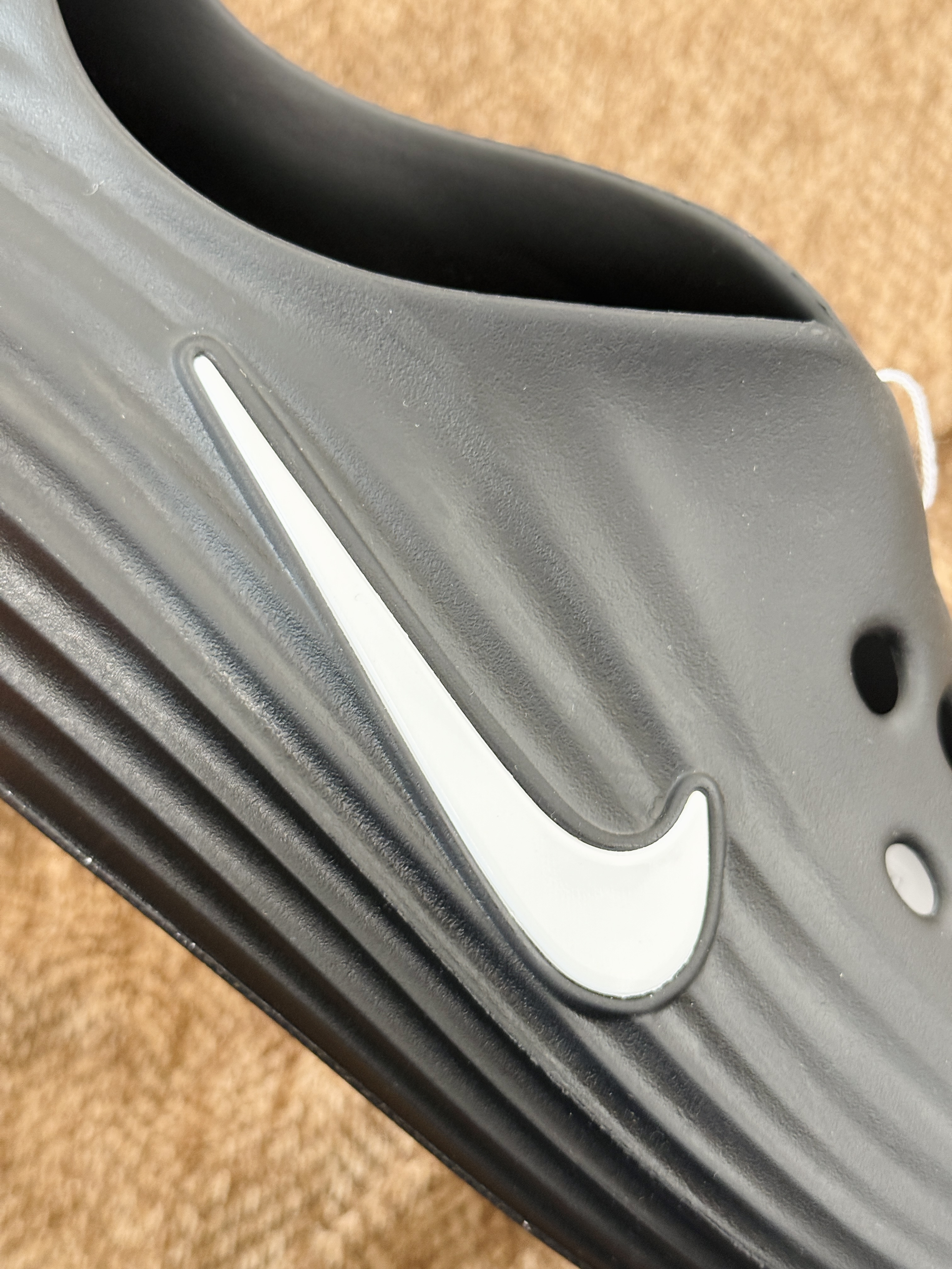 正确复合底 Nike Reactx Rejuven8 洞洞鞋 简约舒适  室外拖鞋 男女同款  黑白