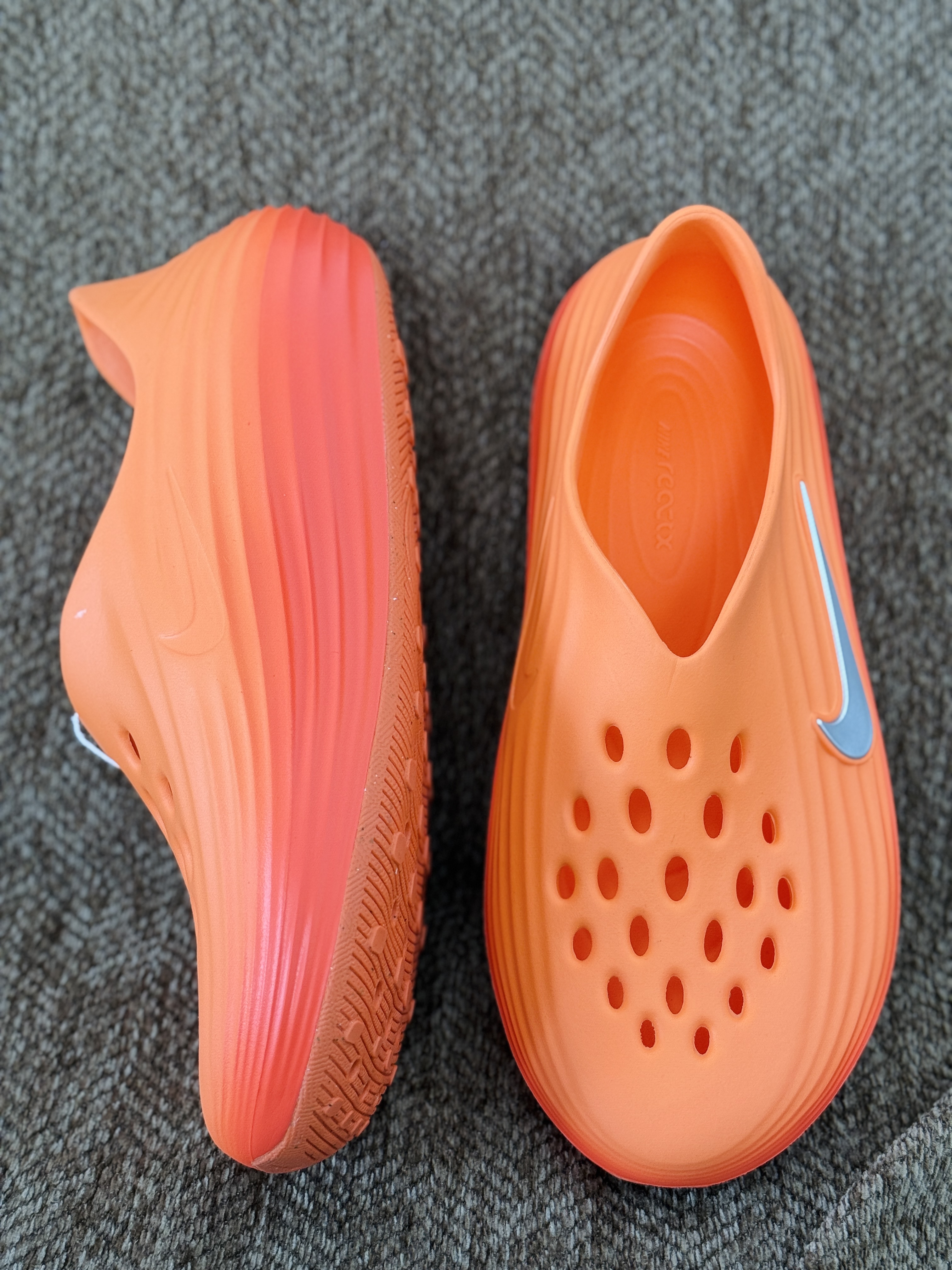 正确复合底 Nike Reactx Rejuven8 洞洞鞋 简约舒适  室外拖鞋 男女同款 橙色  HV5060-800