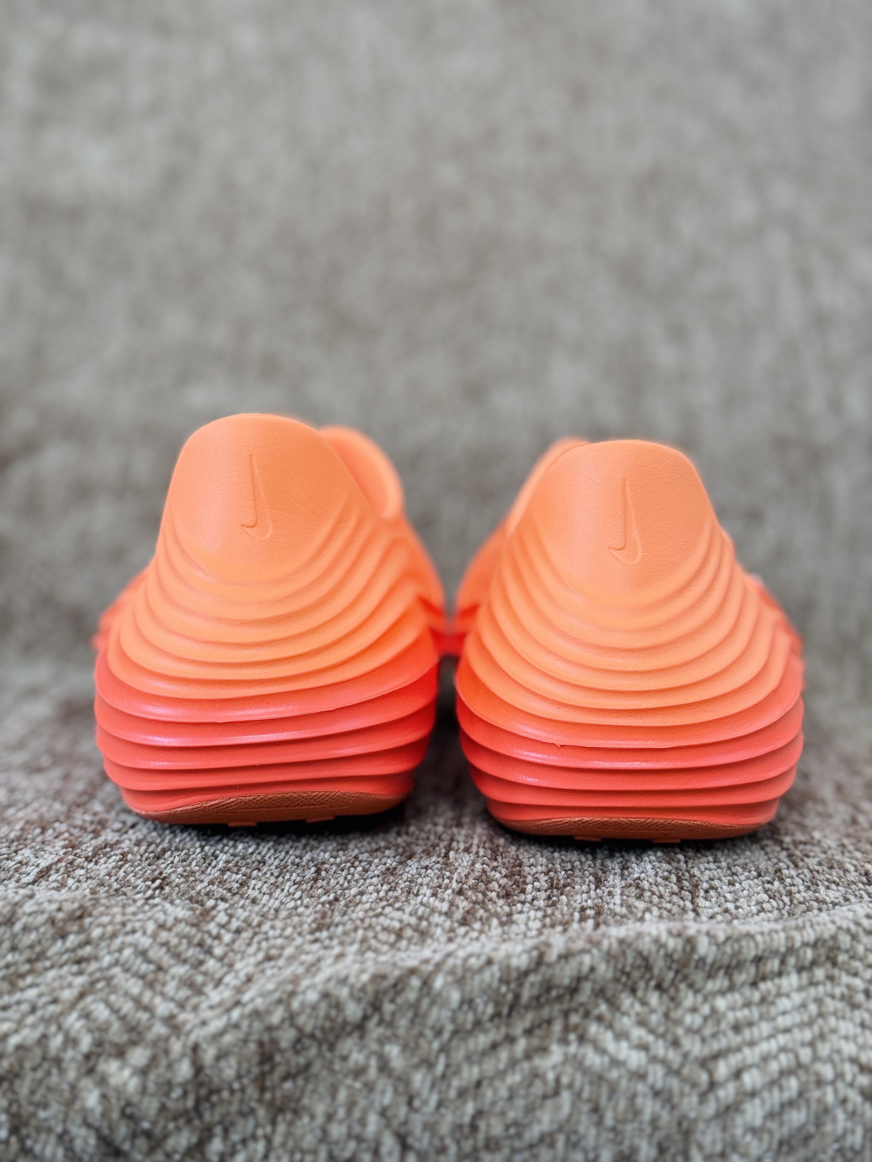 正确复合底 Nike Reactx Rejuven8 洞洞鞋 简约舒适  室外拖鞋 男女同款 橙色  HV5060-800