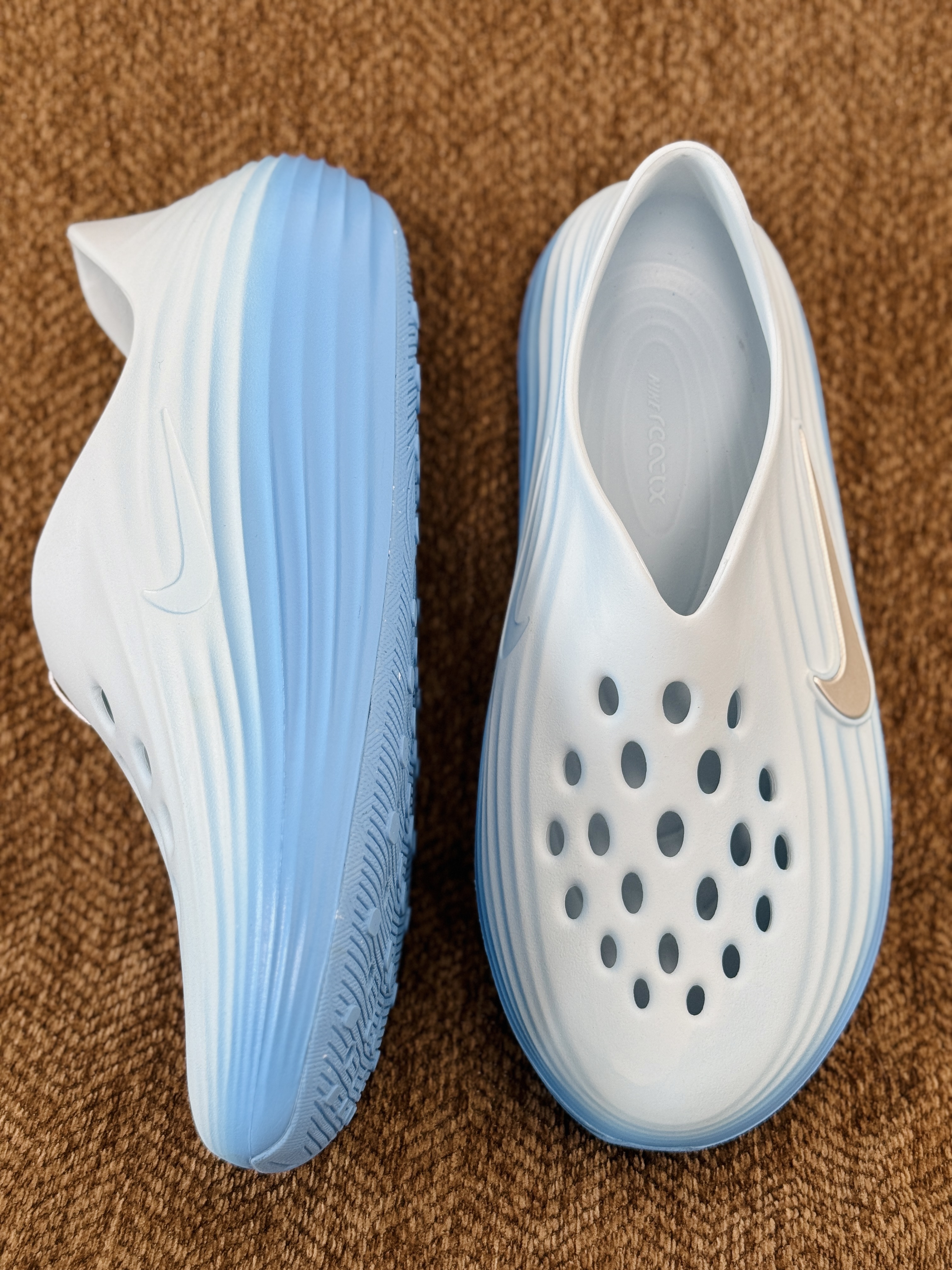 正确复合底 Nike Reactx Rejuven8 洞洞鞋 简约舒适  室外拖鞋 男女同款  蓝色 HV5060-402