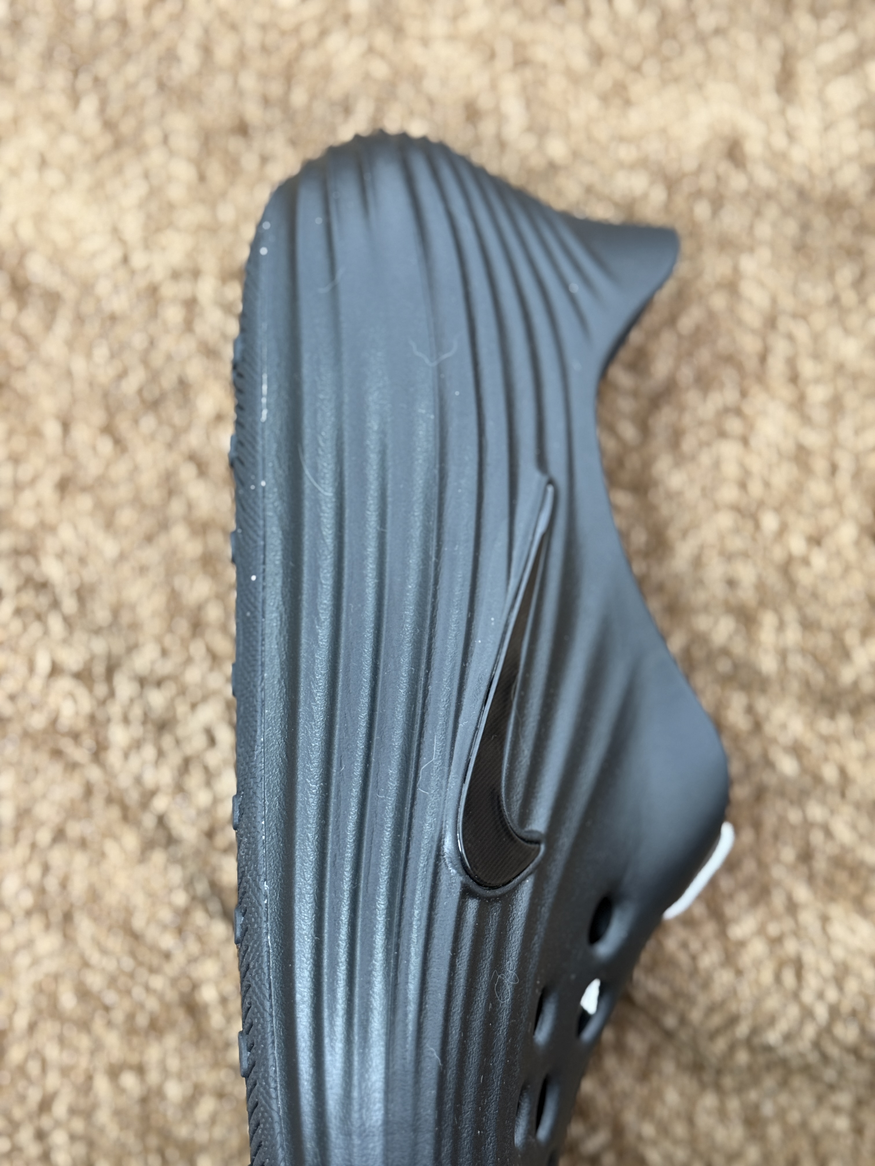  正确复合底 Nike Reactx Rejuven8 洞洞鞋 简约舒适  室外拖鞋 男女同款  黑色 HV5060-001