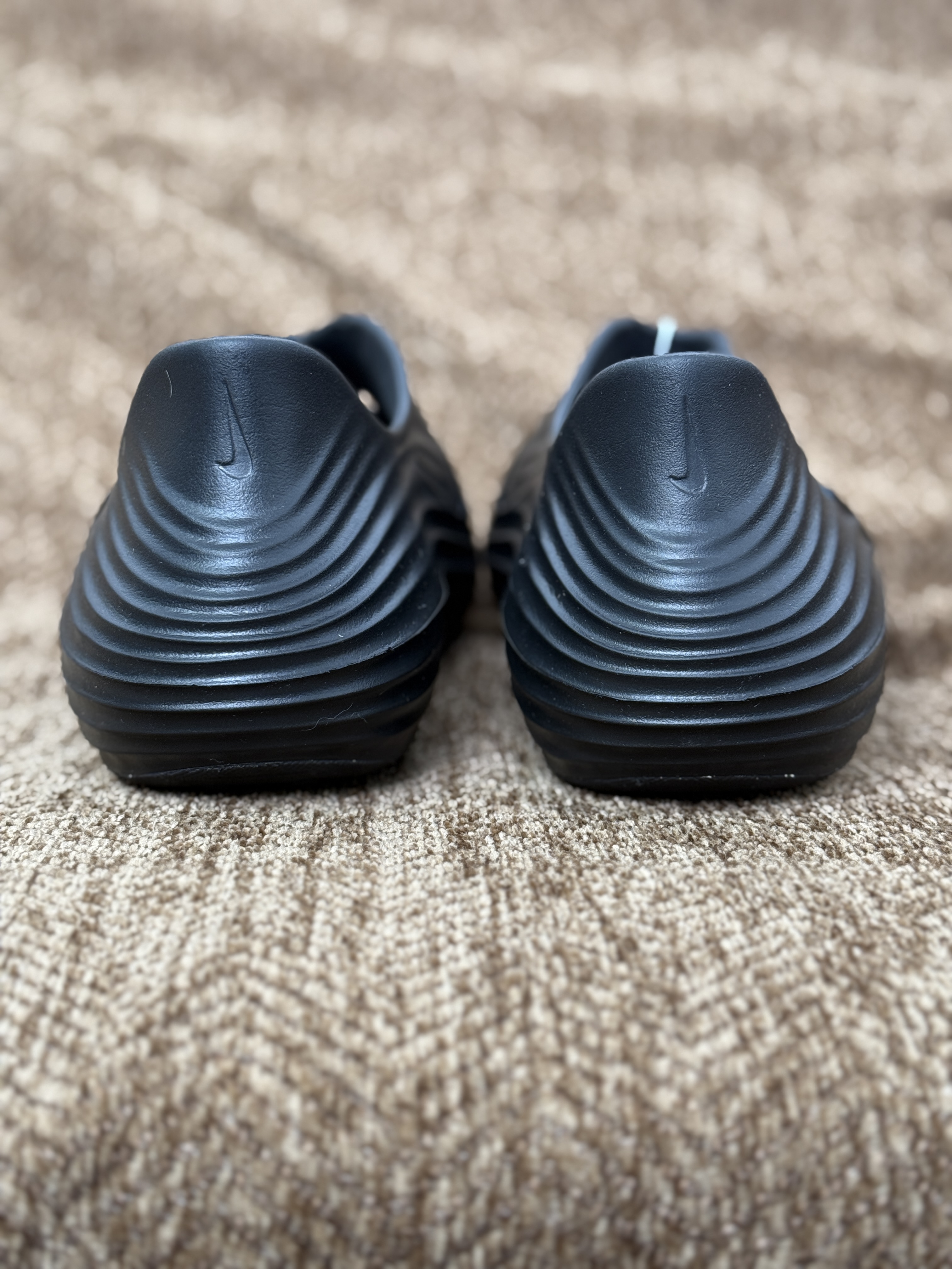  正确复合底 Nike Reactx Rejuven8 洞洞鞋 简约舒适  室外拖鞋 男女同款  黑色 HV5060-001