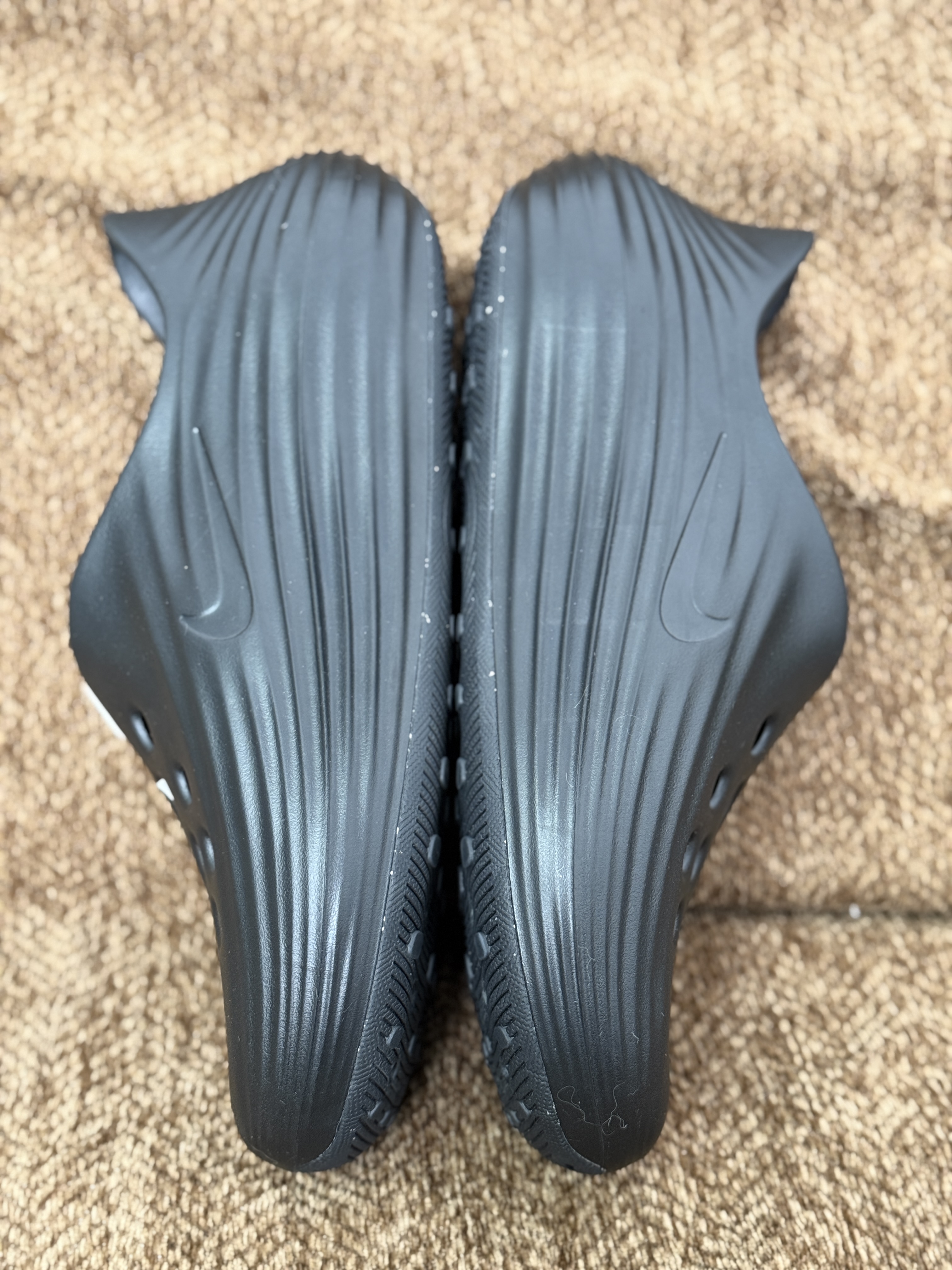  正确复合底 Nike Reactx Rejuven8 洞洞鞋 简约舒适  室外拖鞋 男女同款  黑色 HV5060-001