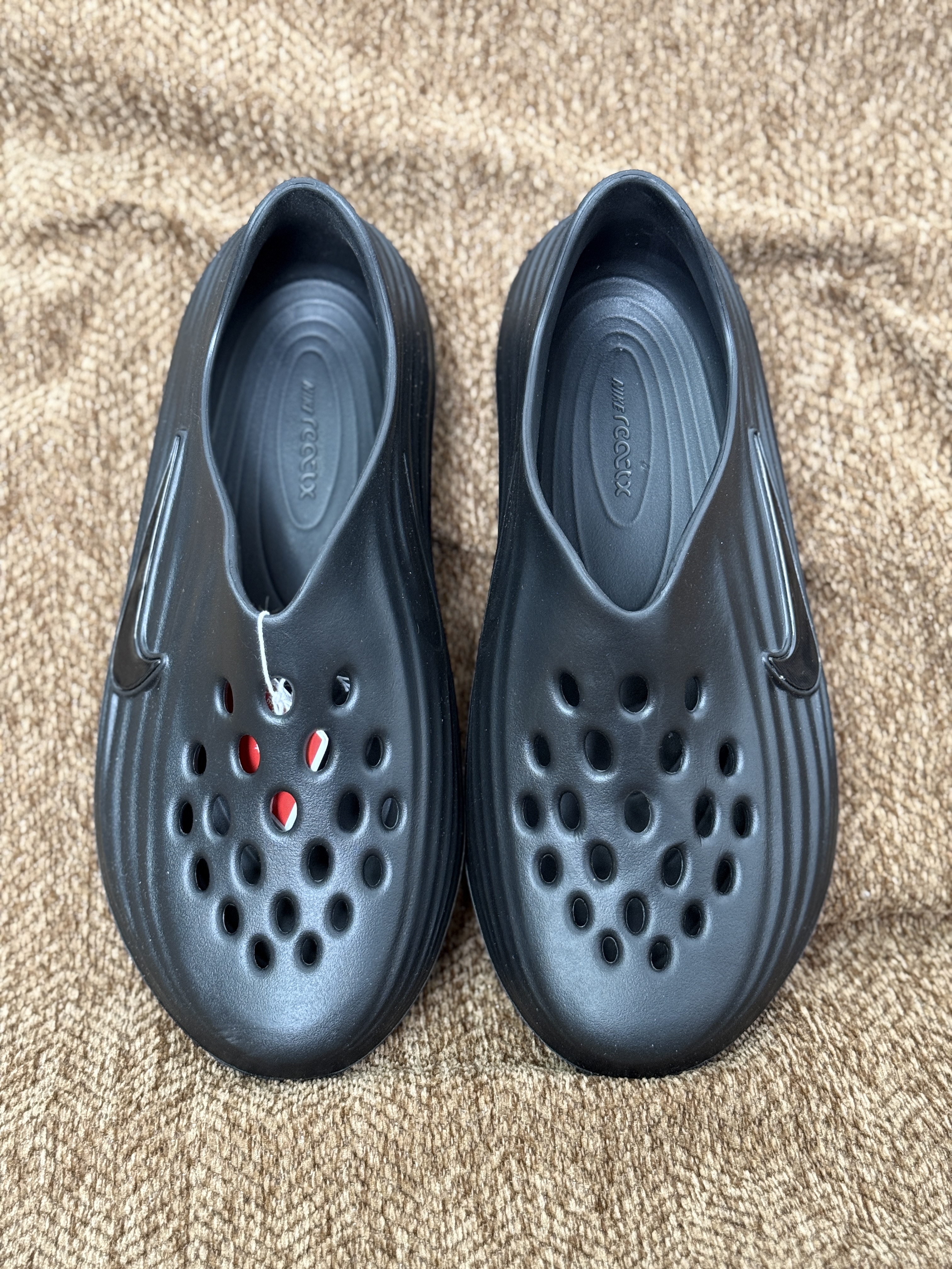  正确复合底 Nike Reactx Rejuven8 洞洞鞋 简约舒适  室外拖鞋 男女同款  黑色 HV5060-001