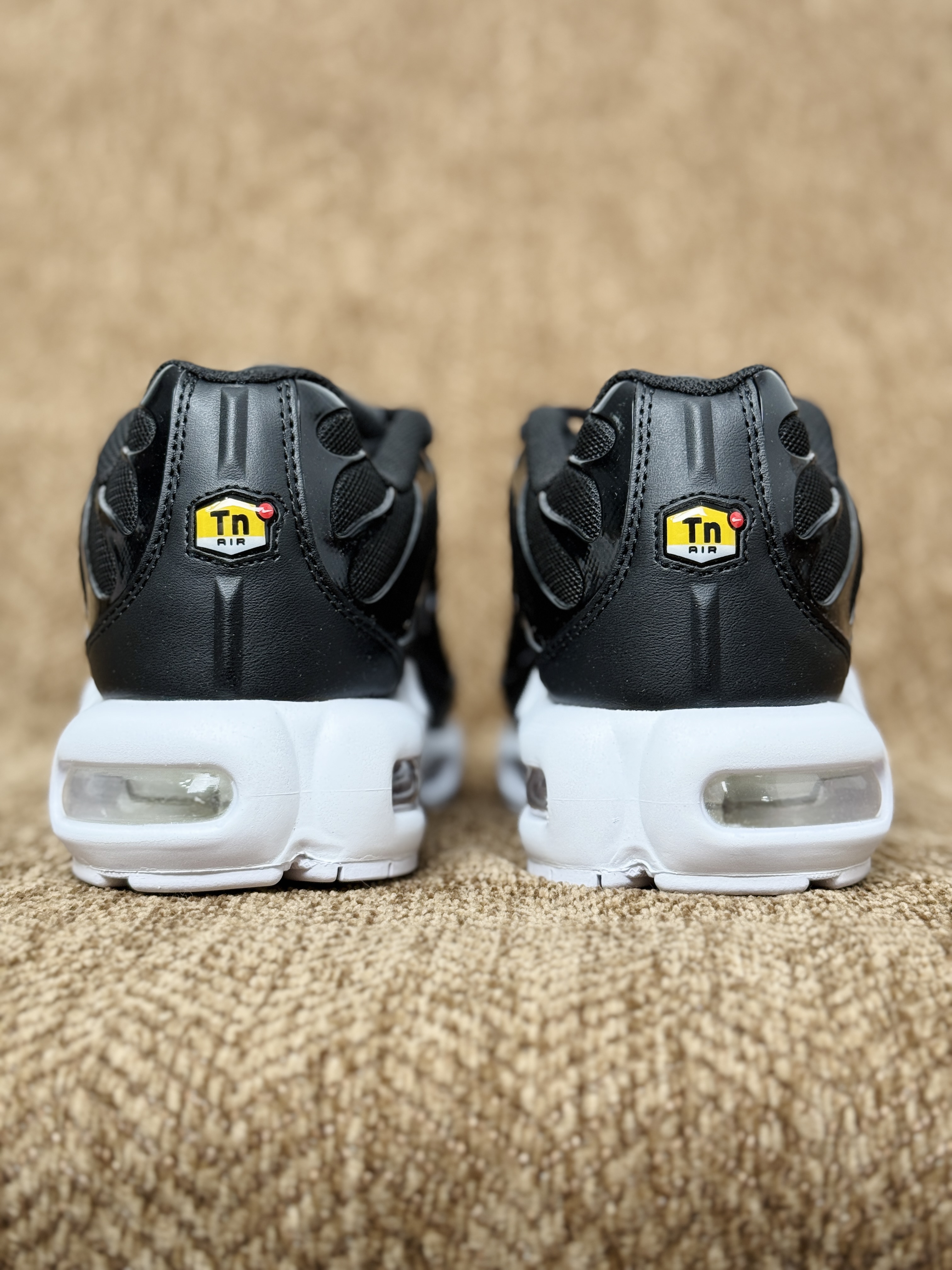 Nike Air Max Plus  TN大气垫 低筒 网布防滑 运动鞋 休闲鞋 球鞋 男鞋 波鞋  黑白 DM2362-001