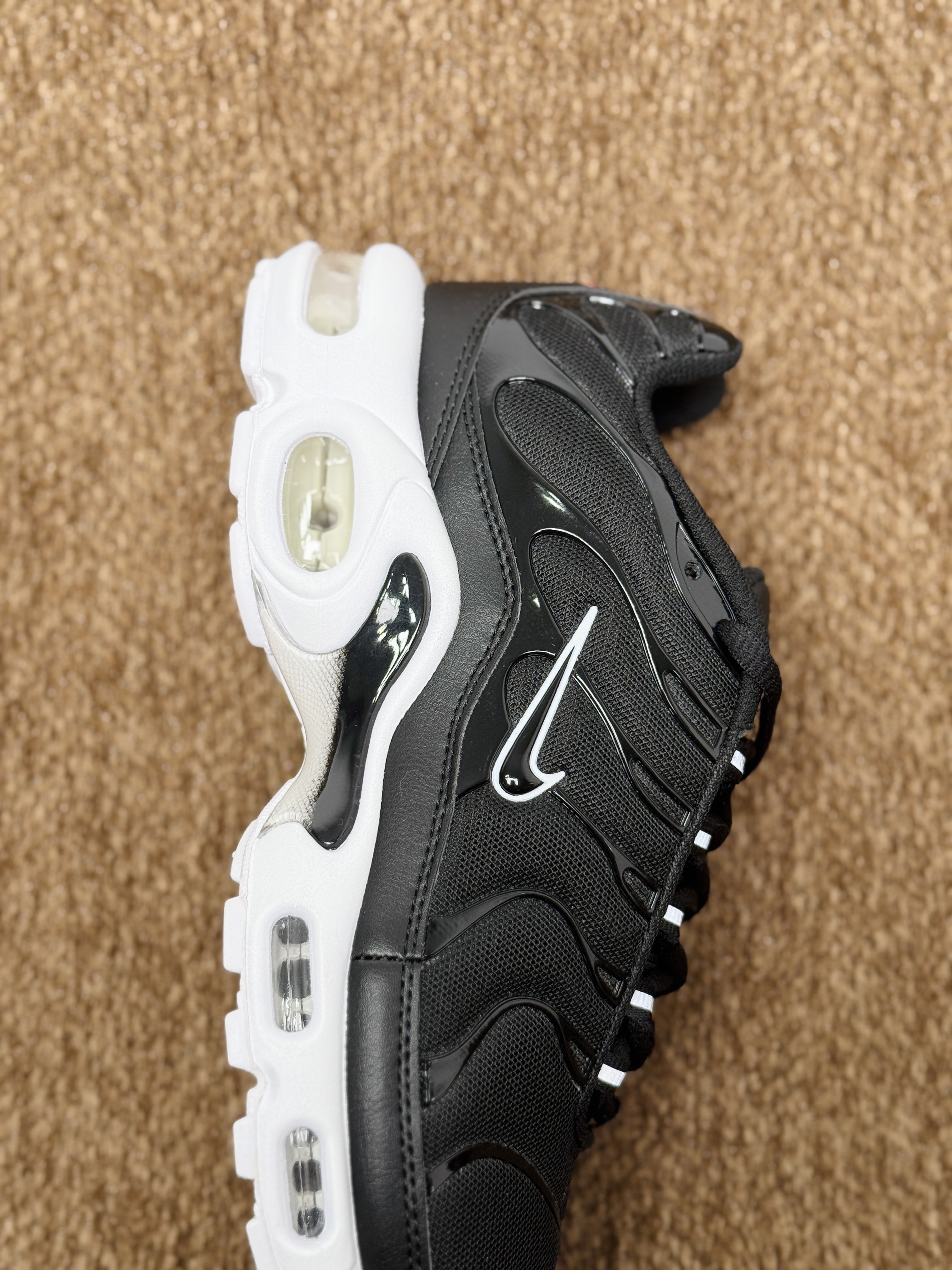 Nike Air Max Plus  TN大气垫 低筒 网布防滑 运动鞋 休闲鞋 球鞋 男鞋 波鞋  黑白 DM2362-001