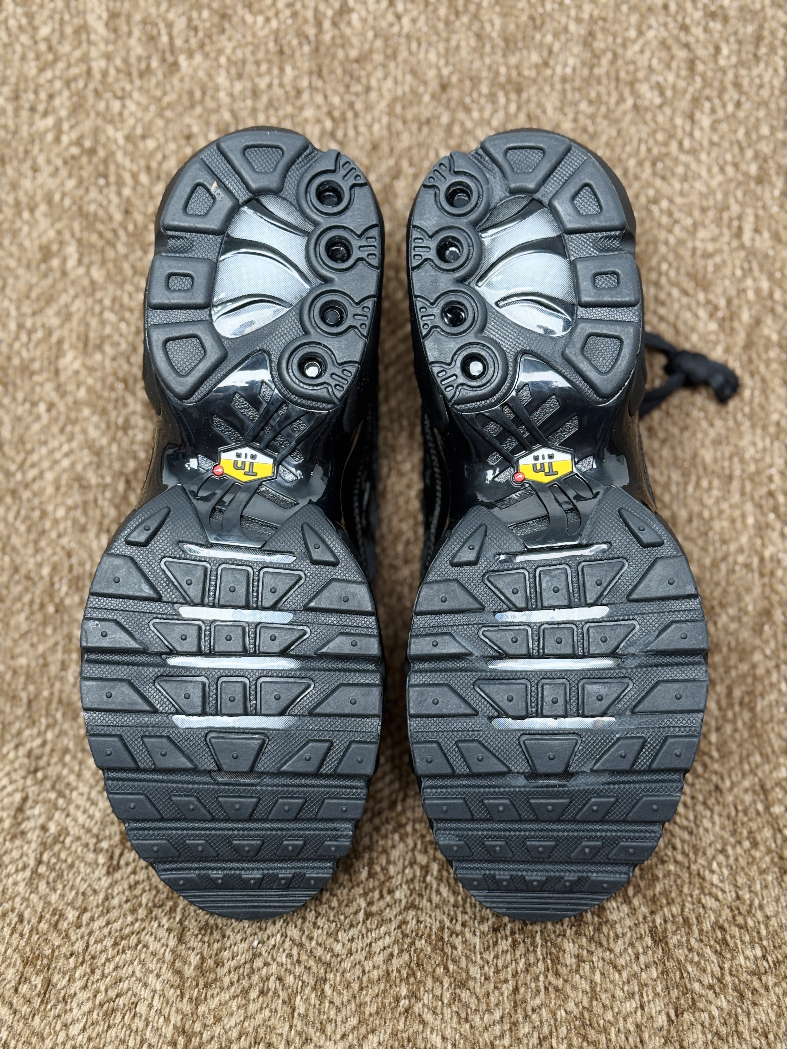 Nike Air Max Plus  TN大气垫 低筒 网布防滑 运动鞋 休闲鞋 球鞋 男鞋 波鞋  黑武士 604133-050