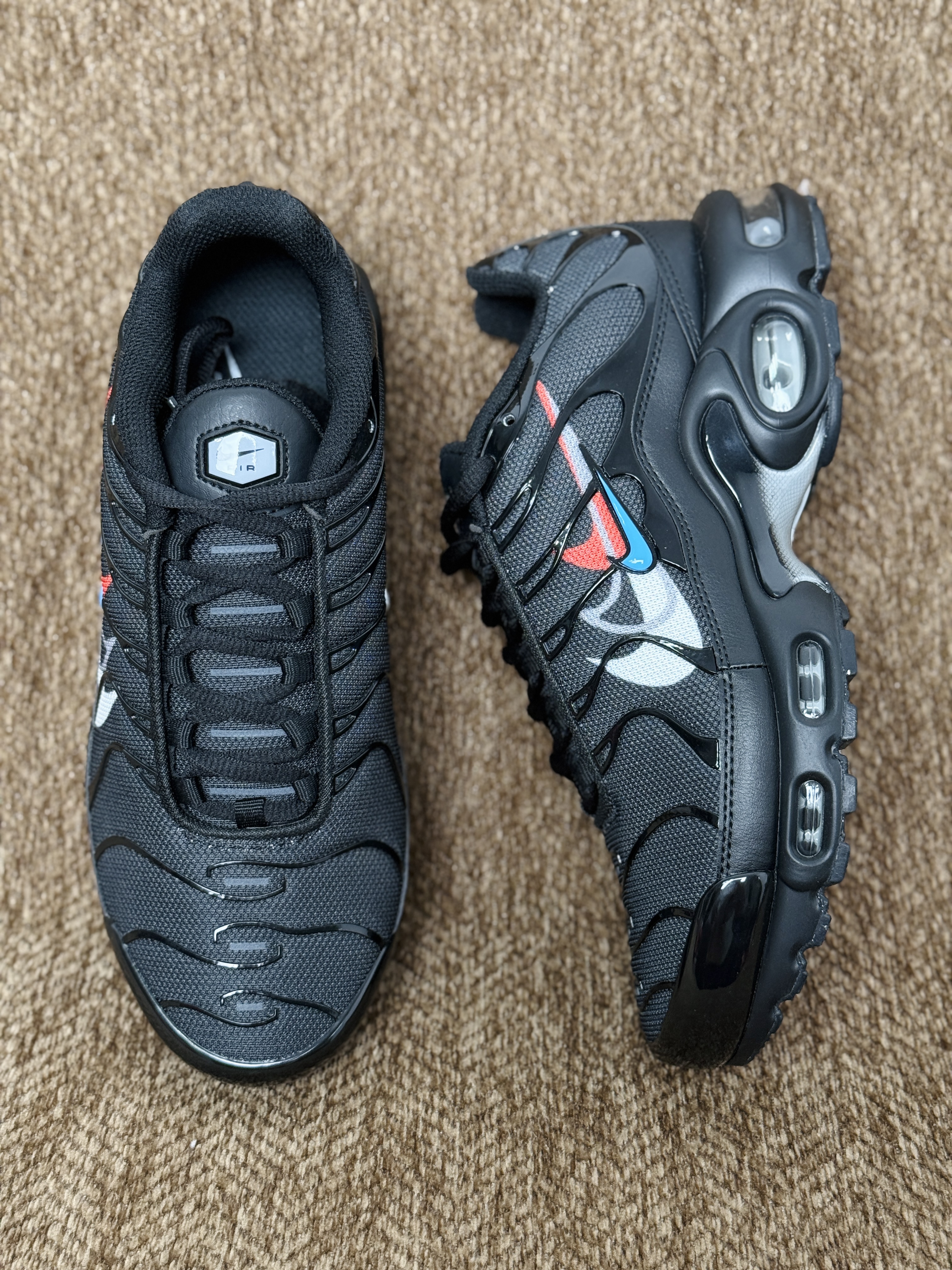 Nike Air Max Plus  TN大气垫 低筒 网布防滑 运动鞋 休闲鞋 球鞋 男鞋 波鞋  黑四勾 FJ4224-001