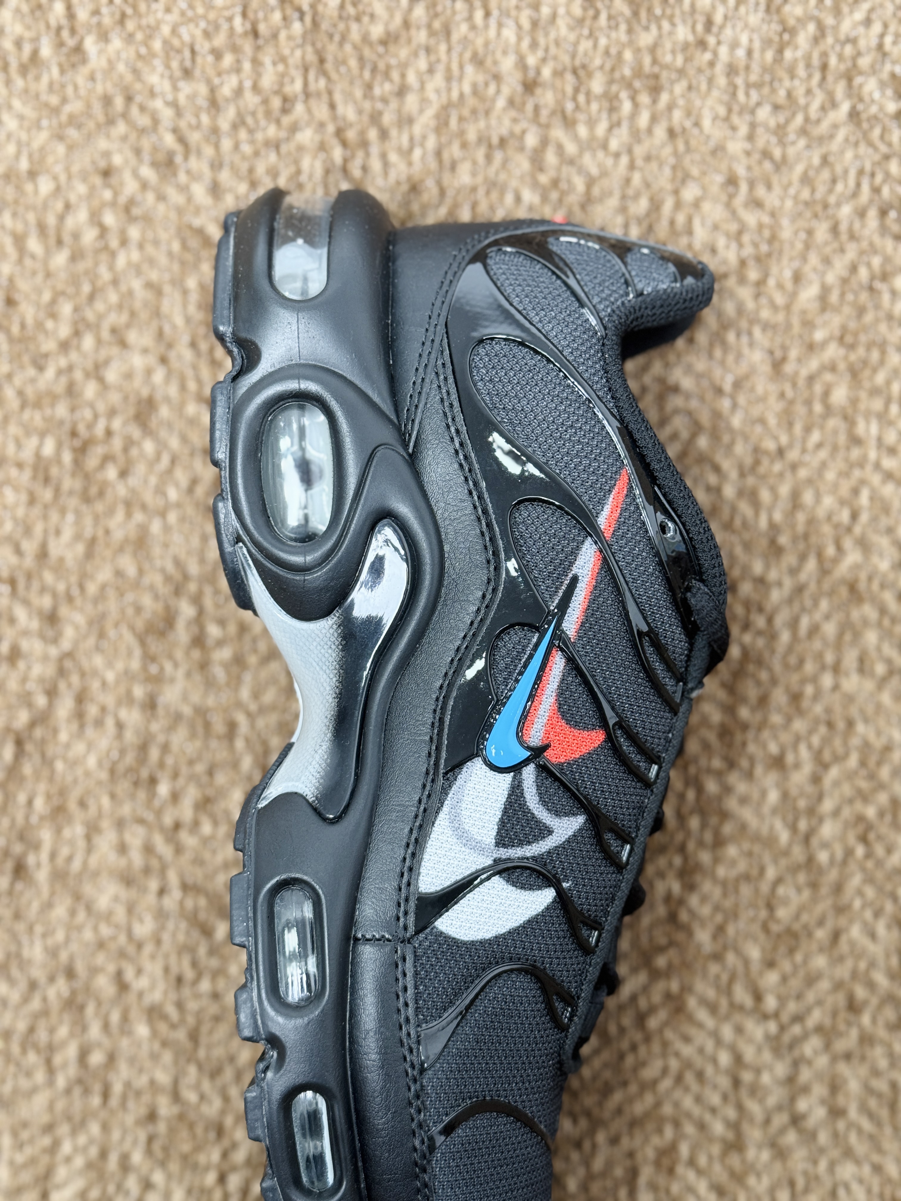 Nike Air Max Plus  TN大气垫 低筒 网布防滑 运动鞋 休闲鞋 球鞋 男鞋 波鞋  黑四勾 FJ4224-001