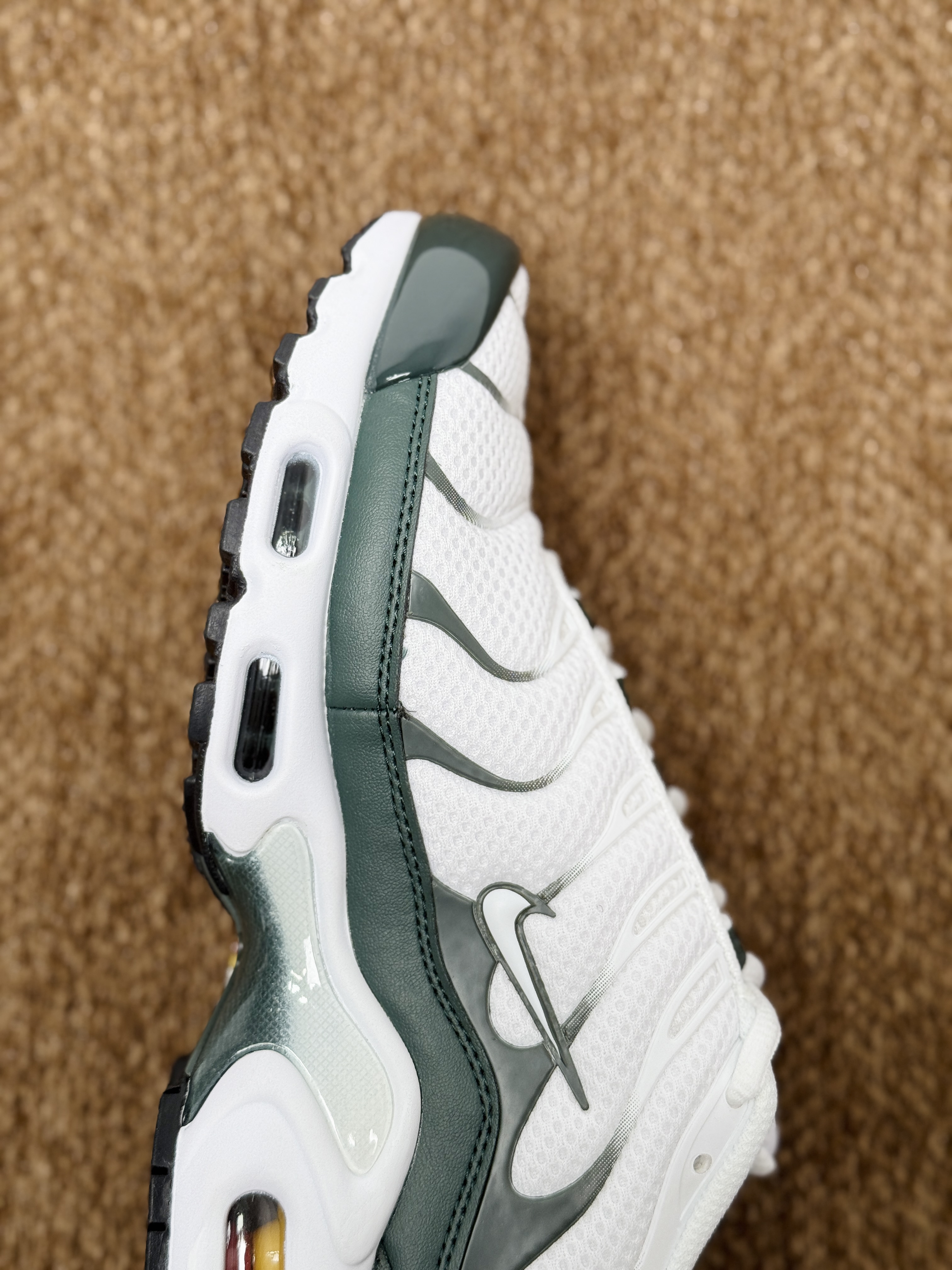 Nike Air Max Plus  TN大气垫 低筒 网布防滑 运动鞋 休闲鞋 球鞋 男鞋 波鞋  白绿 FV6057-100