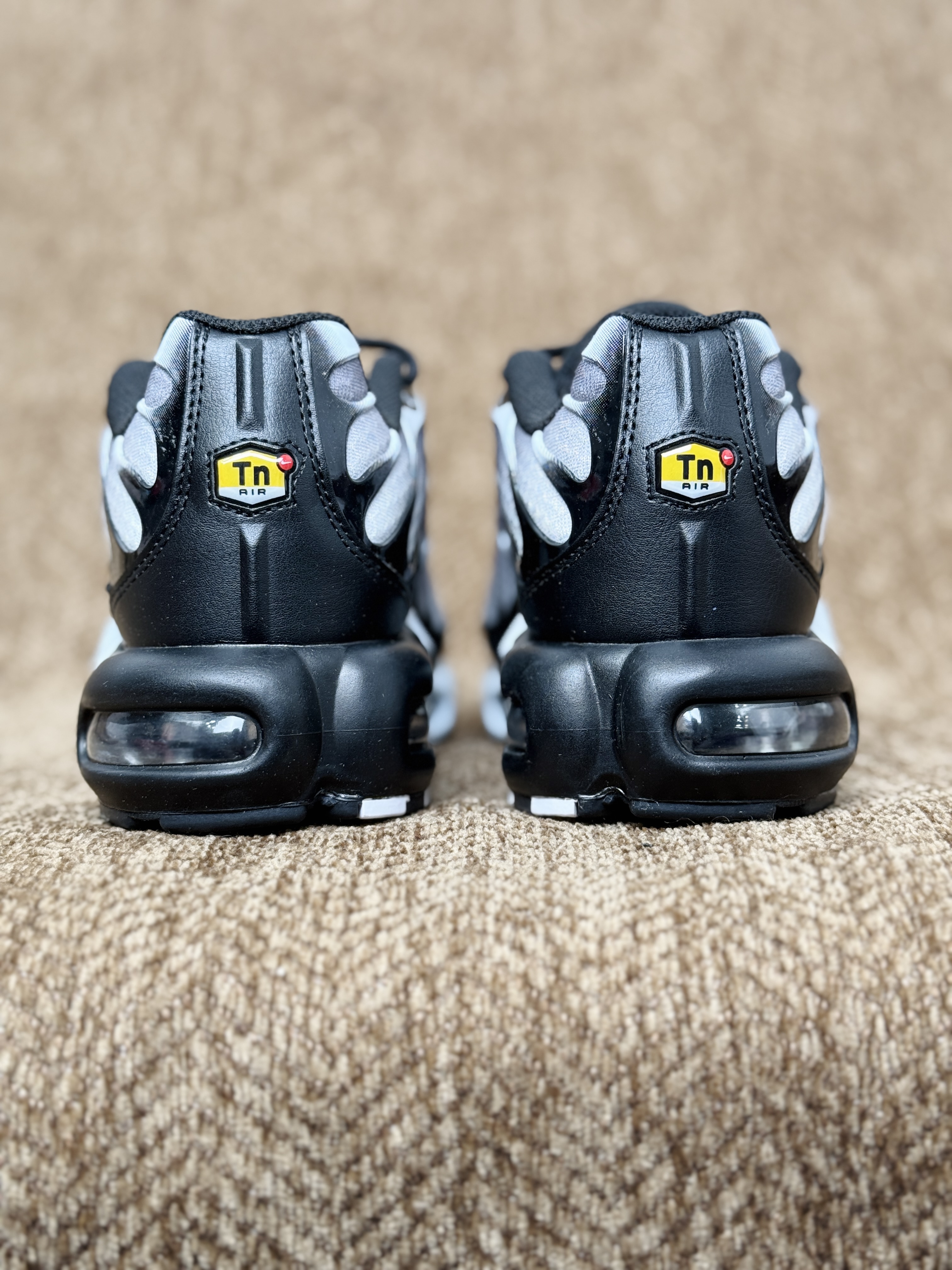 Nike Air Max Plus  TN大气垫 低筒 网布防滑 运动鞋 休闲鞋 球鞋 男鞋 波鞋  黑灰 DM0032-003