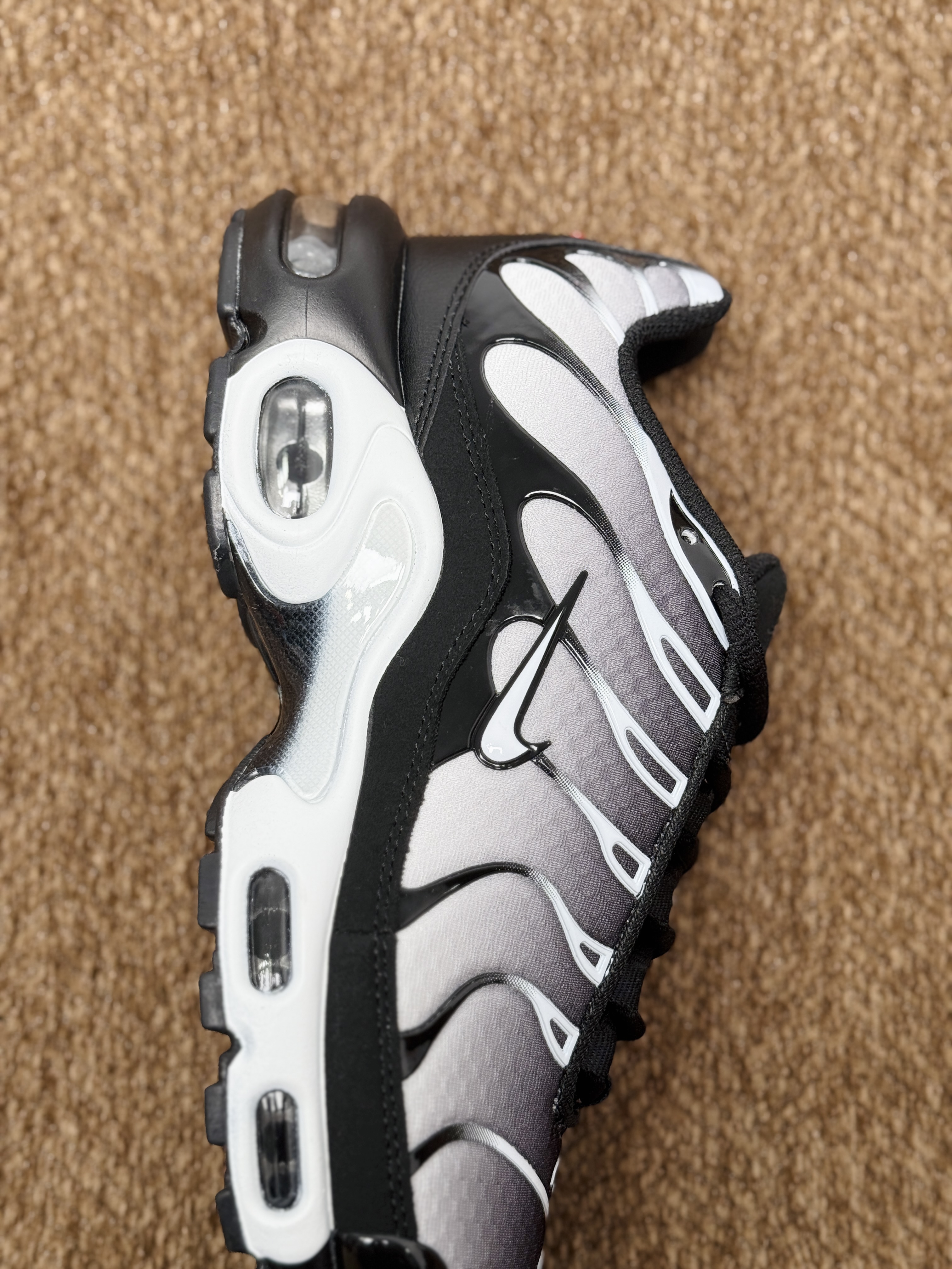 Nike Air Max Plus  TN大气垫 低筒 网布防滑 运动鞋 休闲鞋 球鞋 男鞋 波鞋  黑灰 DM0032-003