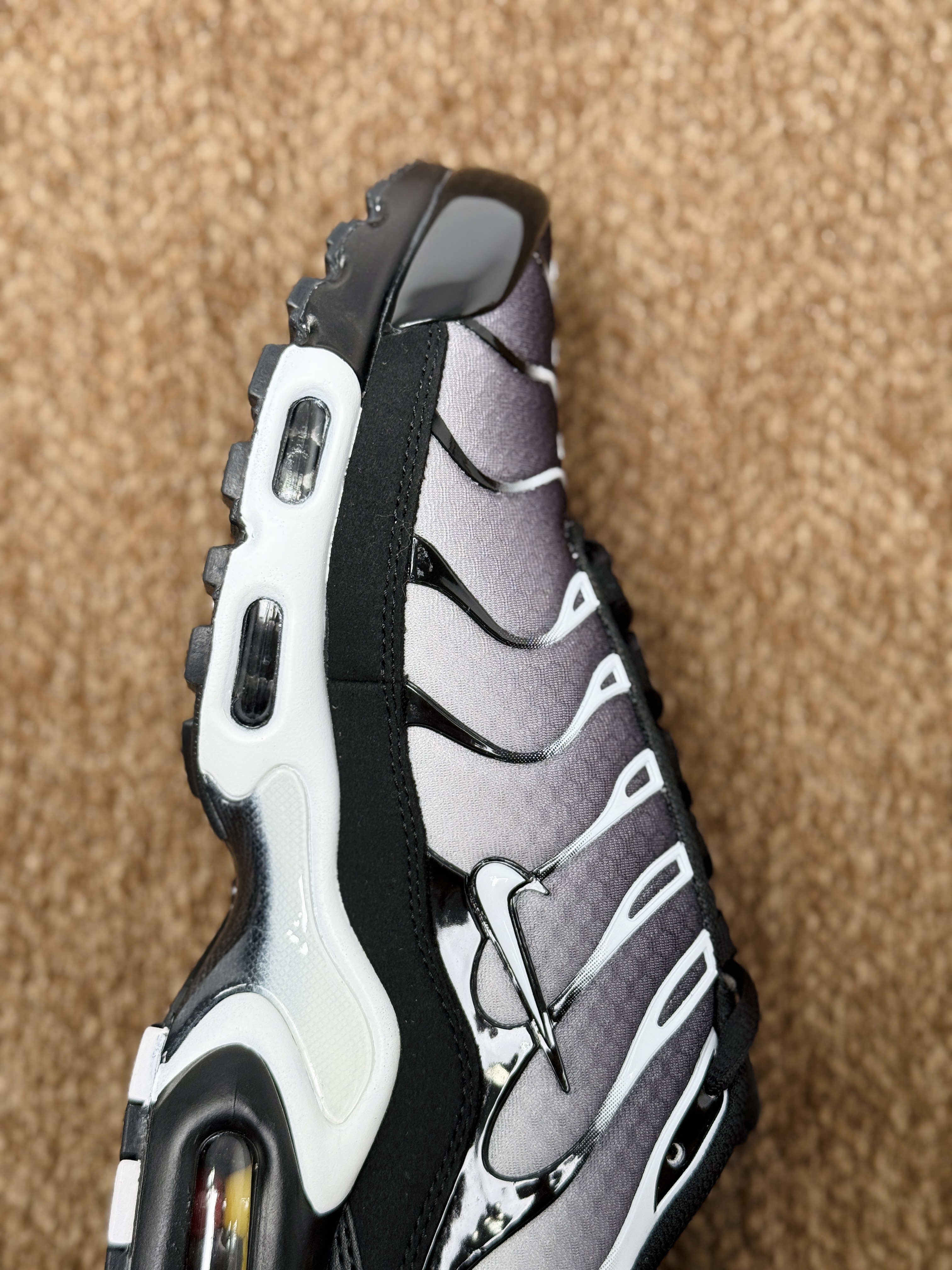 Nike Air Max Plus  TN大气垫 低筒 网布防滑 运动鞋 休闲鞋 球鞋 男鞋 波鞋  黑灰 DM0032-003