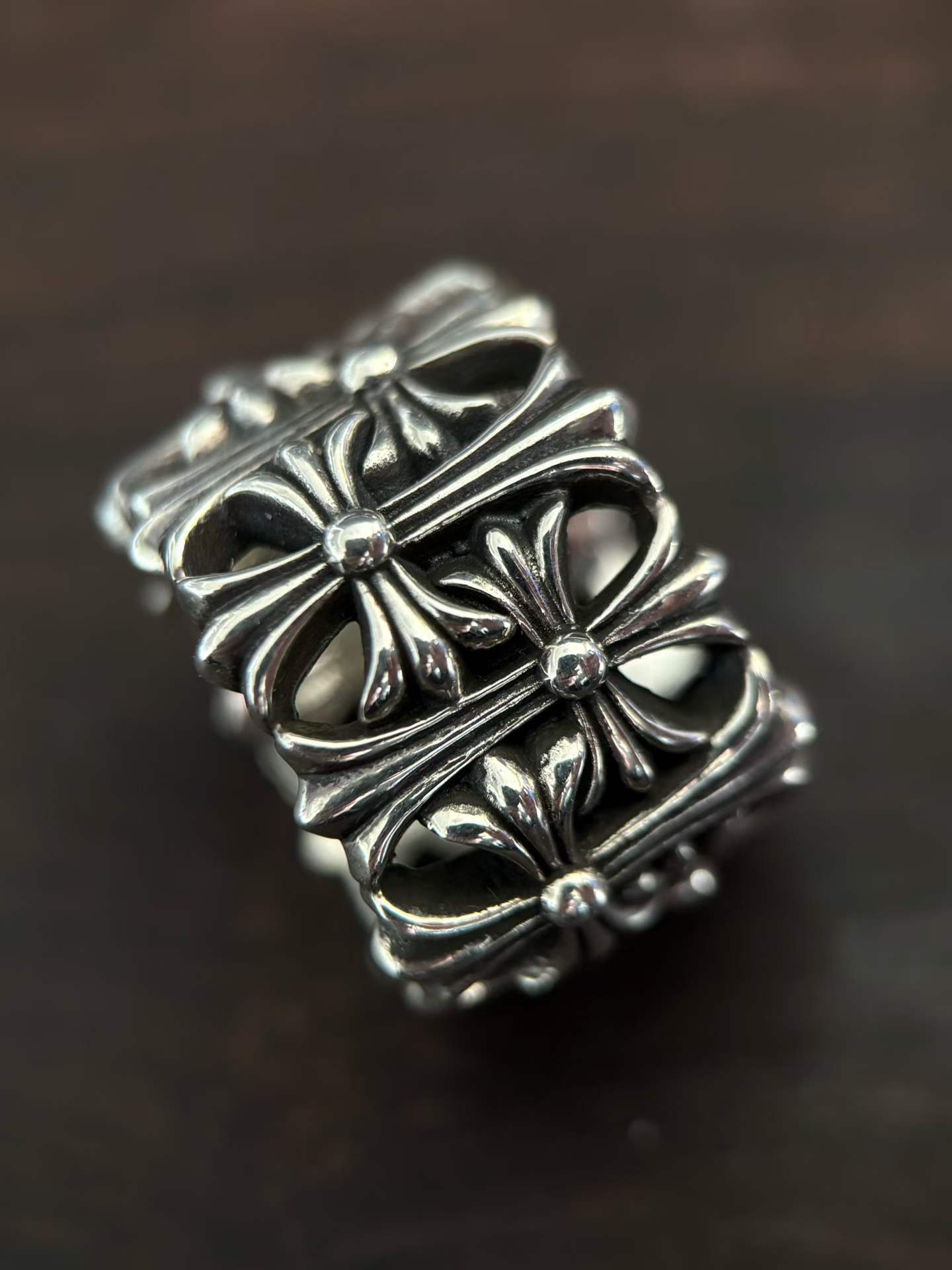 Chrome Hearts  CH 克罗心 925银  男女同款情侣对戒  墓葬坟墓十字花  镶钻/不镶钻  宽版（由于银价的浮动 與尺寸不同真實售價咨詢客服）