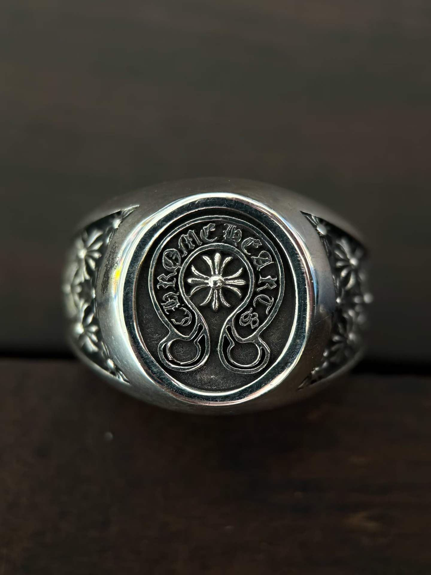 Chrome Hearts  CH 克罗心 925银  男女同款情侣对戒 马蹄 宽版（由于银价的浮动 與尺寸不同真實售價咨詢客服）