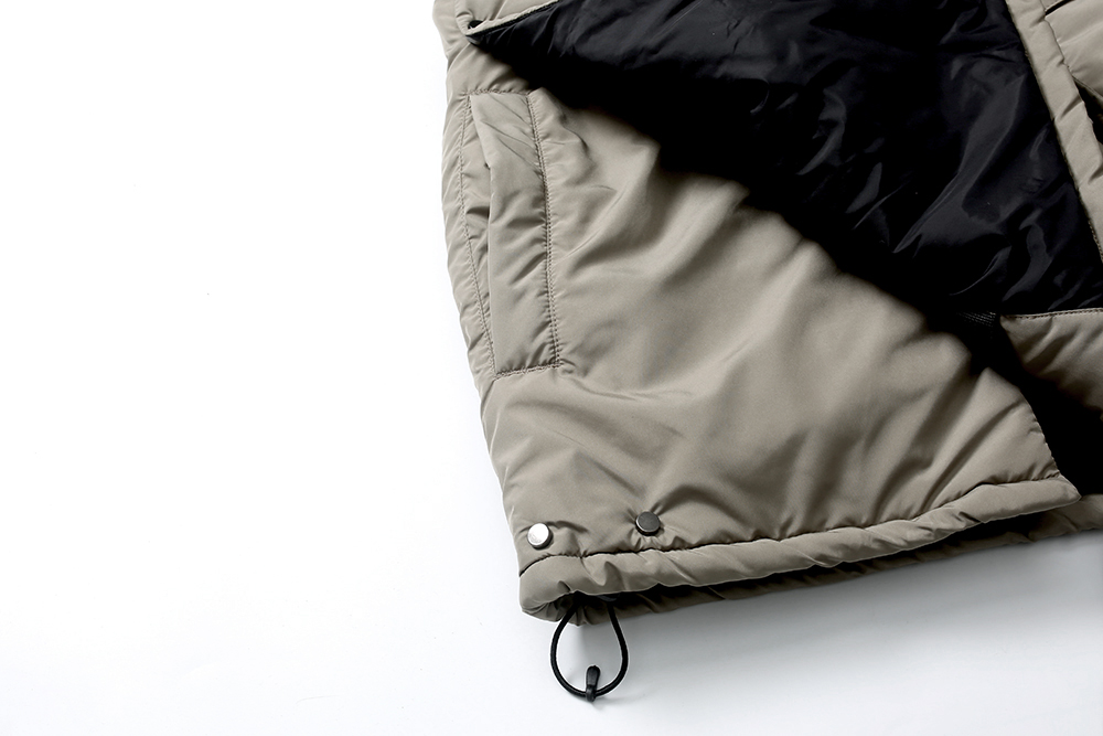 779# MADNESSxMEANSWHILE 联名款 FW25 侧开衩防水防工装简约纯色 可脱卸帽无袖马甲 男女同款  25FW-JKT-MNSWHL02-D003-GRY