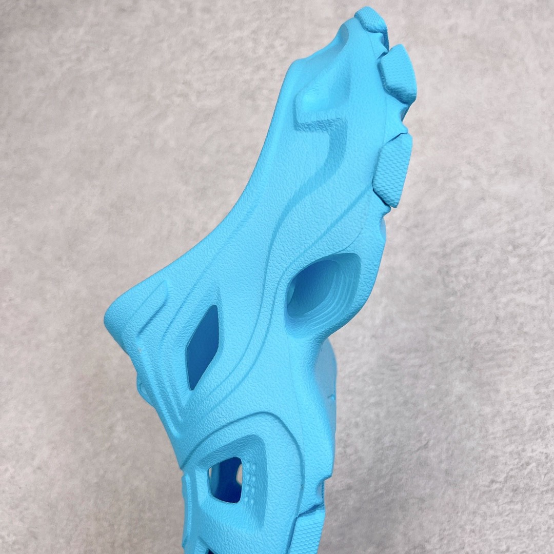 Balenciaga 巴黎世家 橡胶 包头厚底鞋 洞洞鞋 凉拖 拖鞋 男女同款 蓝色 735249W3CES4400