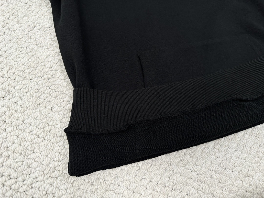 CELINE 赛琳 水钻字母logo 套头 连帽卫衣 长袖 秋冬款 男女同款 黑色