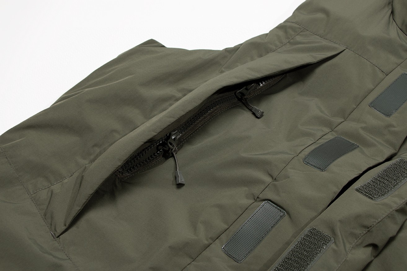 DAIWA PIER39 FW22 纯色立领双口袋含羽绒 马甲 外套 秋冬款 男款 黑色 绿色 卡其色