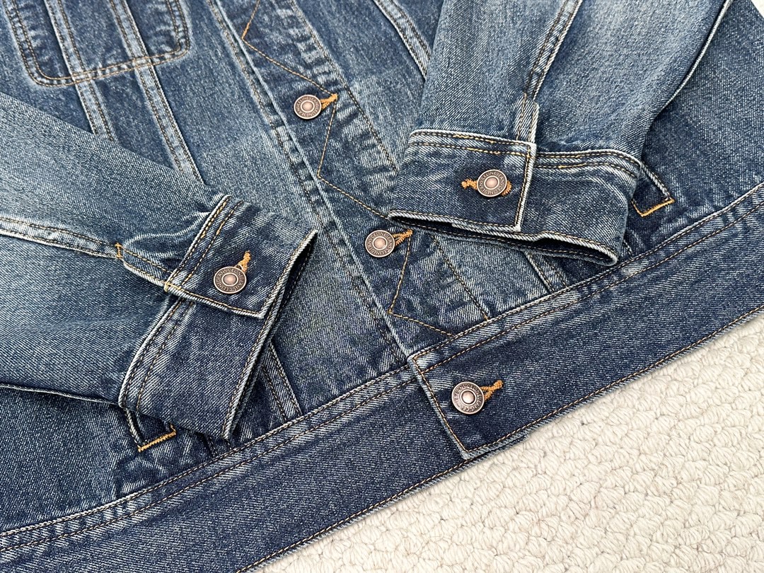 CELINE 赛琳 后背字母logo图案 水洗 牛仔外套 牛仔衣 长袖 外套 秋冬款 男女同款 蓝色