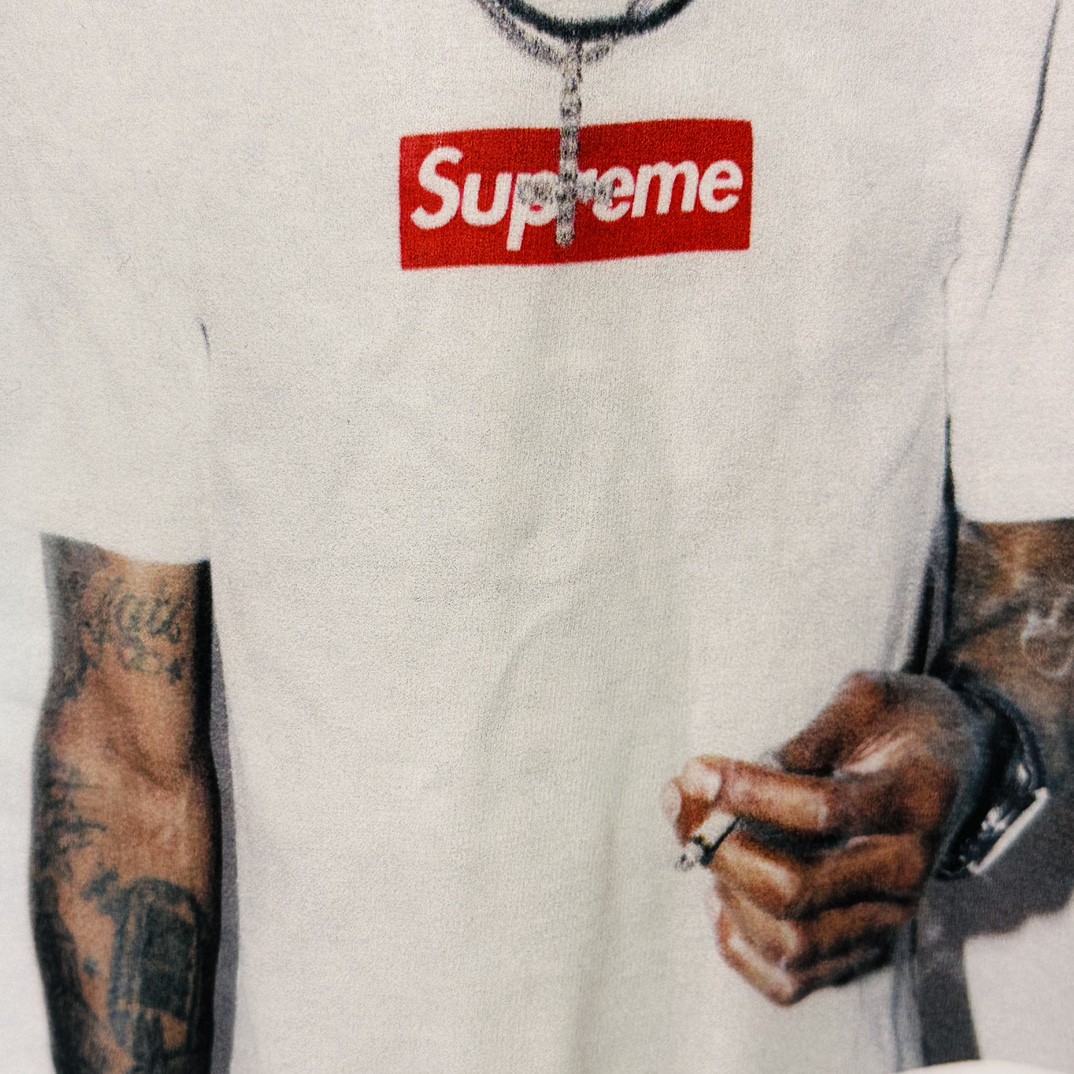 Supreme FW23 WEEK1 NBA YOUNGBOY TEE 人物印花圆领 短袖 T 恤 男女同款 白色 黑色 SUP-FW23-002