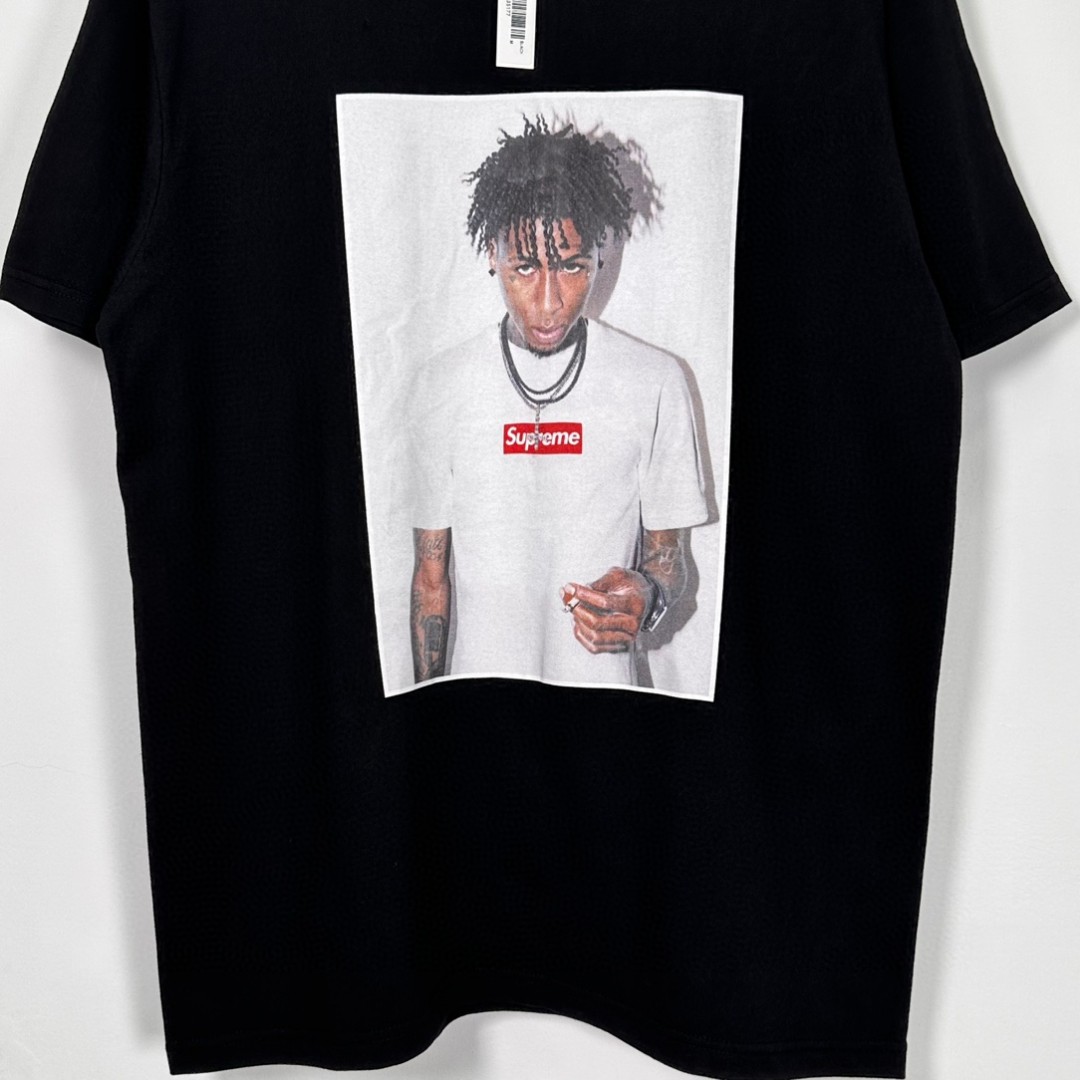 Supreme FW23 WEEK1 NBA YOUNGBOY TEE 人物印花圆领 短袖 T 恤 男女同款 白色 黑色 SUP-FW23-002