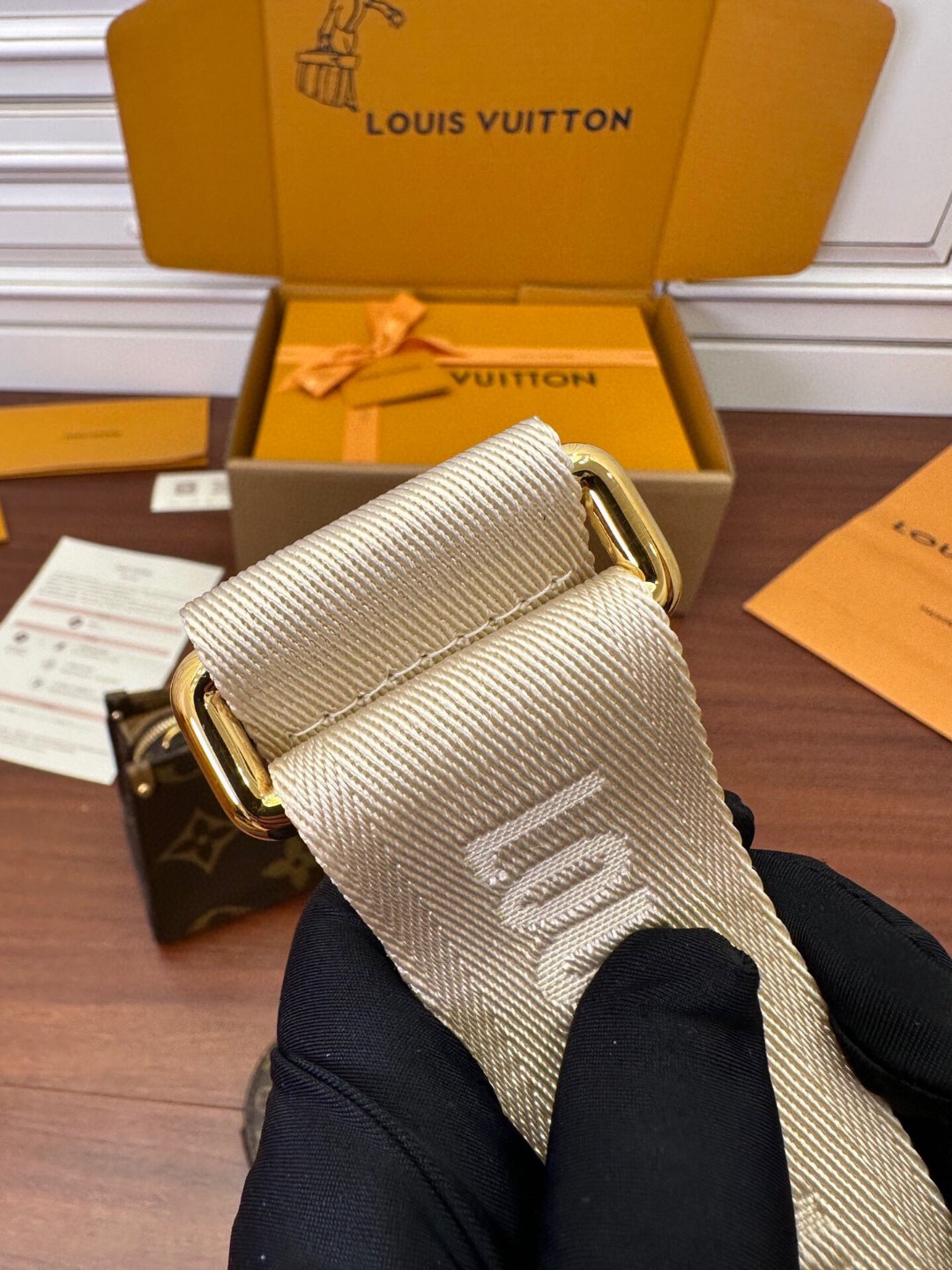 LOUIS VUITTON Onthego East West 经典老花满印拉链开合 托特包 单肩包 斜挎包 手提包 女款 棕色 M46653