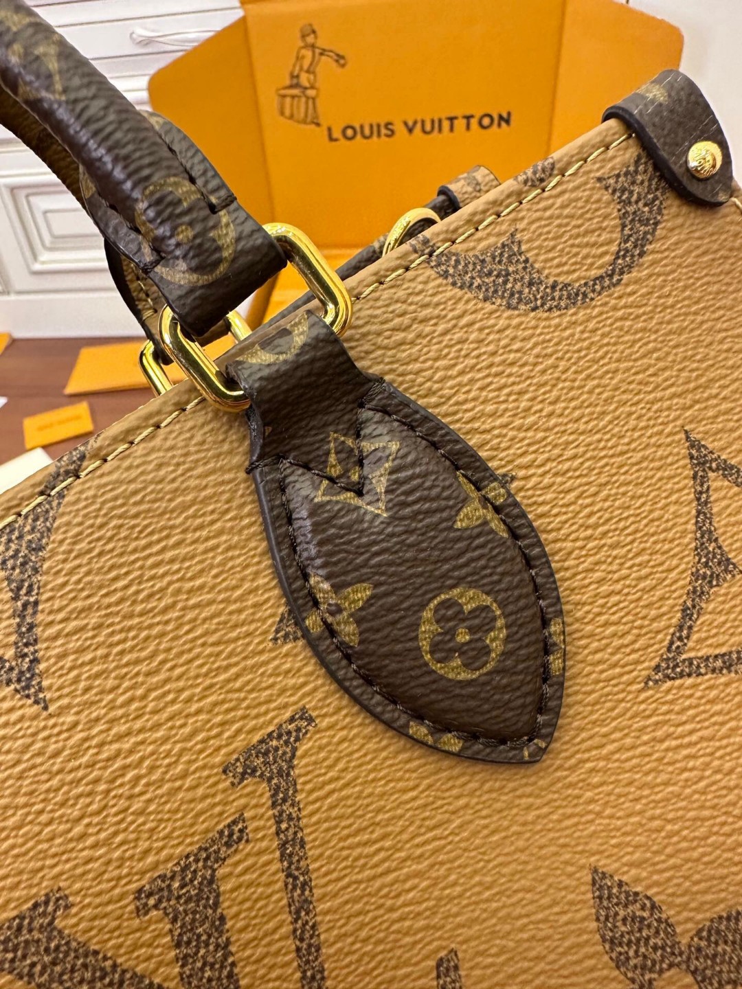 LOUIS VUITTON Onthego East West 经典老花满印拉链开合 托特包 单肩包 斜挎包 手提包 女款 棕色 M46653