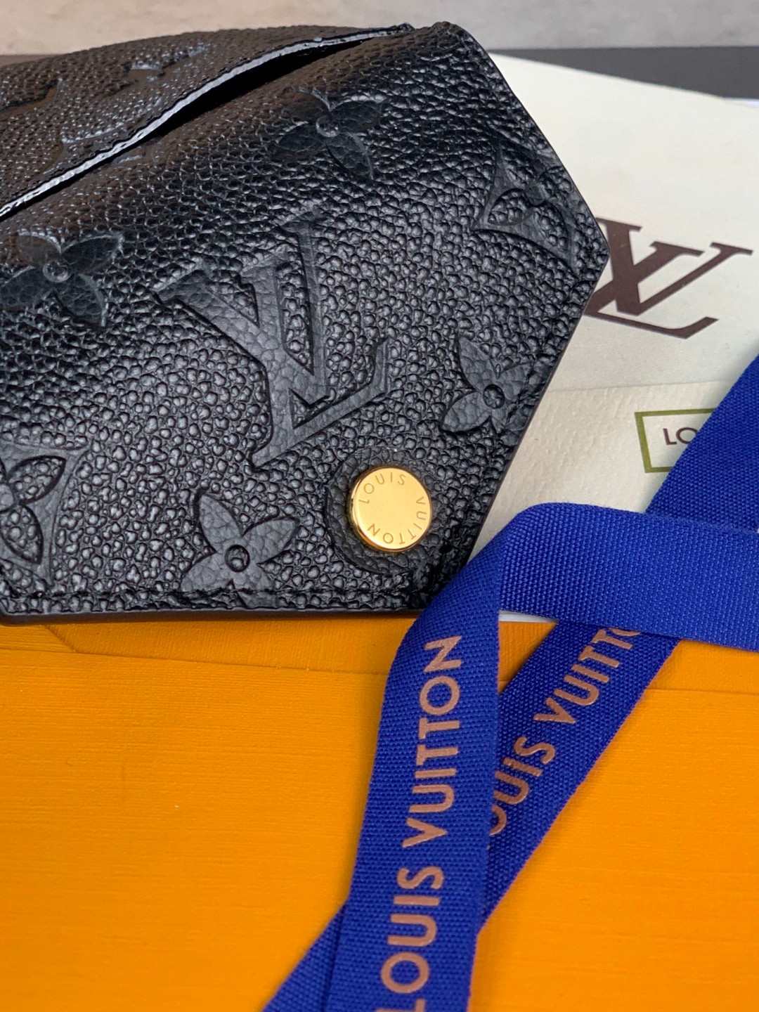 LOUIS VUITTON ZOE 字母logo压花 钱夹 钱包 女款 黑色 M62935