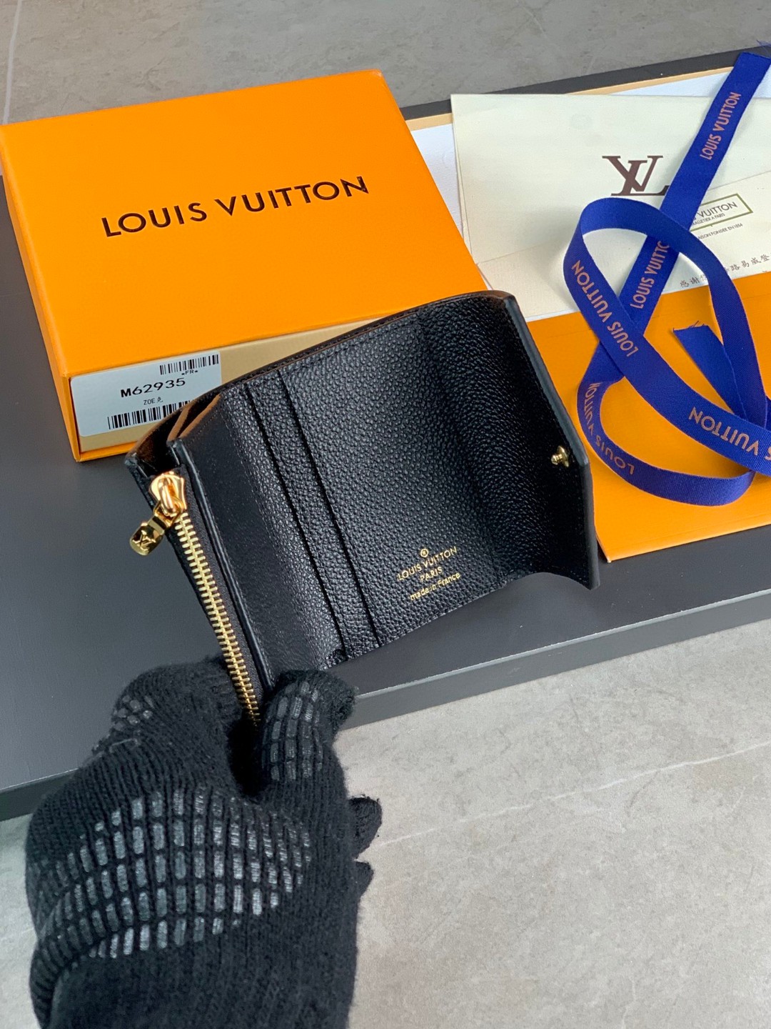 LOUIS VUITTON ZOE 字母logo压花 钱夹 钱包 女款 黑色 M62935