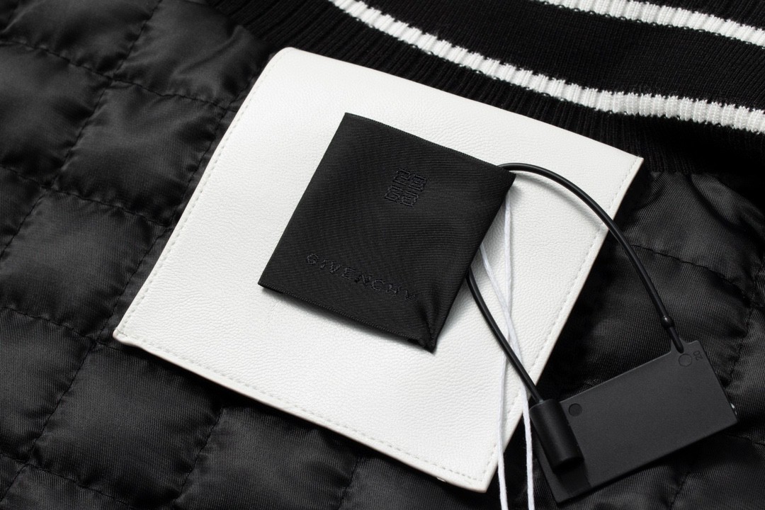 Givenchy 纪梵希 立领字母印花皮袖子 长袖 夹克 棒球服 外套 秋冬款 黑色 BM011S6Y16-004