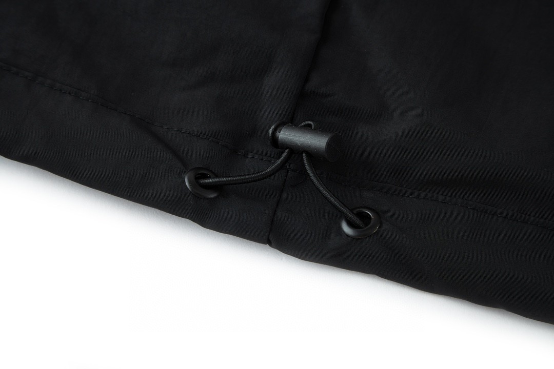 Balenciaga 巴黎世家 刺绣Logo字母 长袖 夹克 冲锋衣 外套 秋冬 黑色 642341TYB181000