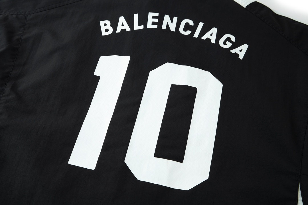 Balenciaga 巴黎世家 刺绣Logo字母 长袖 夹克 冲锋衣 外套 秋冬 黑色 642341TYB181000