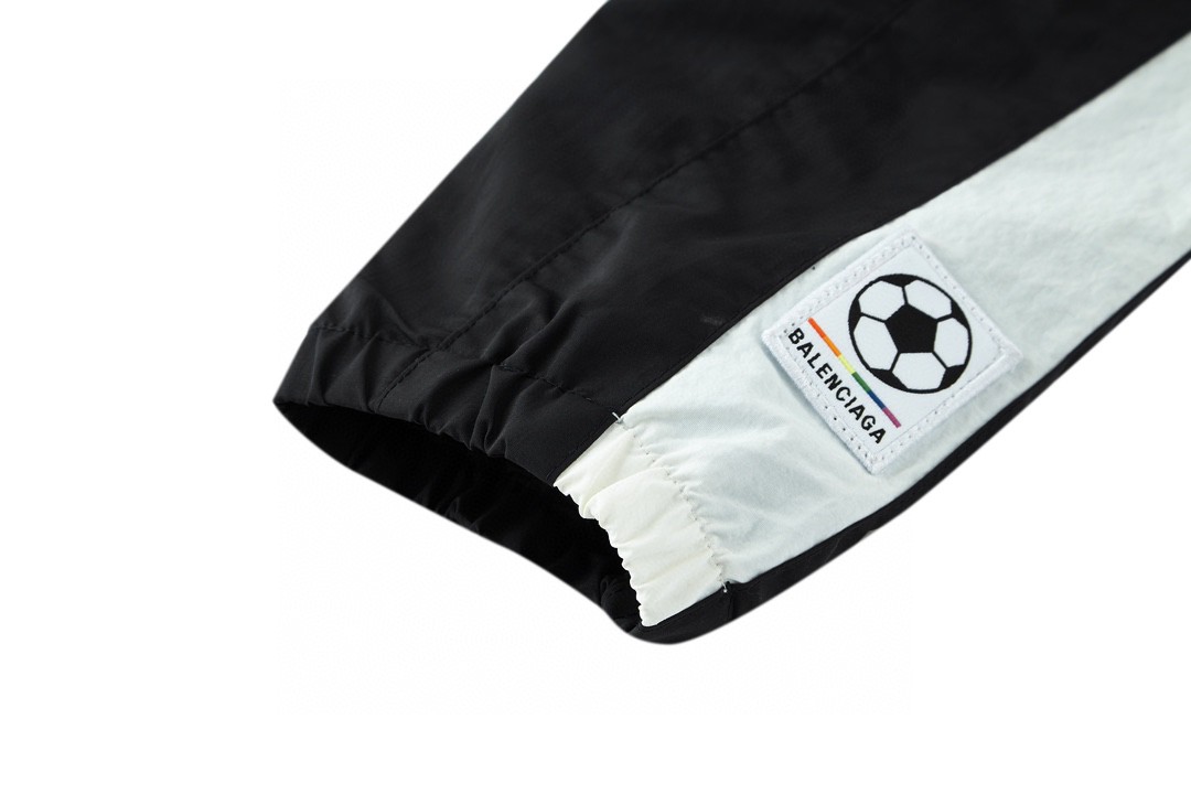 Balenciaga 巴黎世家 刺绣Logo字母 长袖 夹克 冲锋衣 外套 秋冬 黑色 642341TYB181000