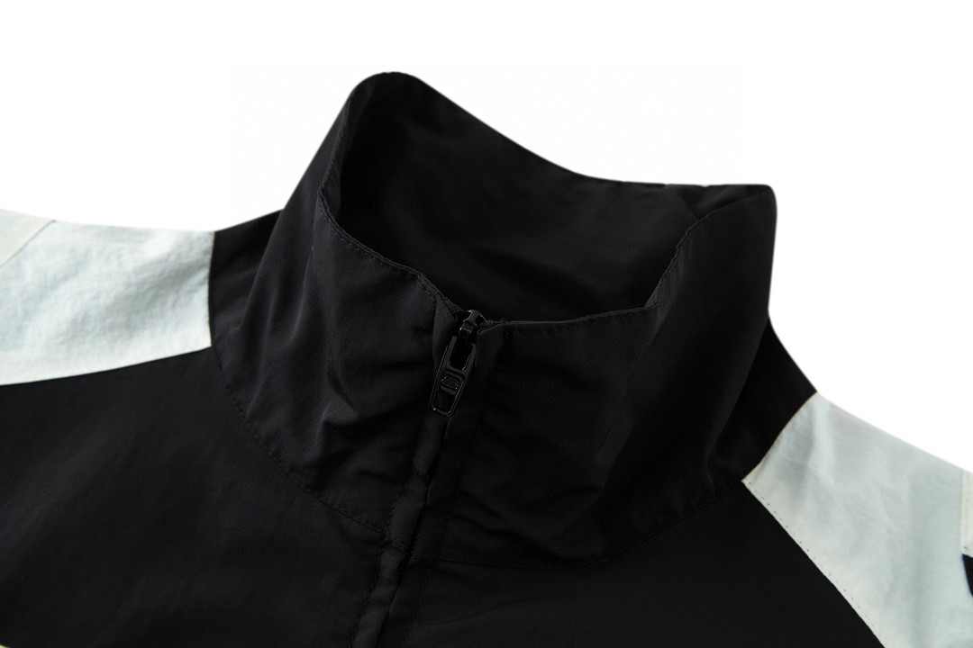Balenciaga 巴黎世家 刺绣Logo字母 长袖 夹克 冲锋衣 外套 秋冬 黑色 642341TYB181000