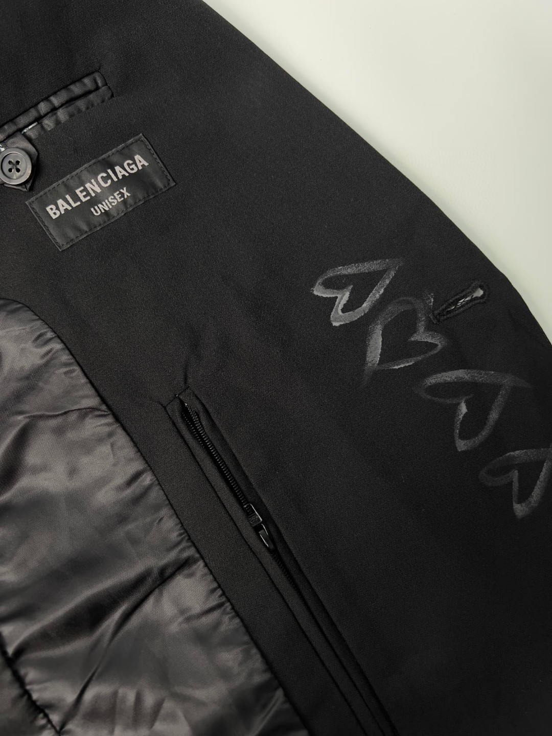 Balenciaga 巴黎世家 SS23 涂鸦印花单排扣西装外套 宽松 秋冬 黑色 739591TOT031000