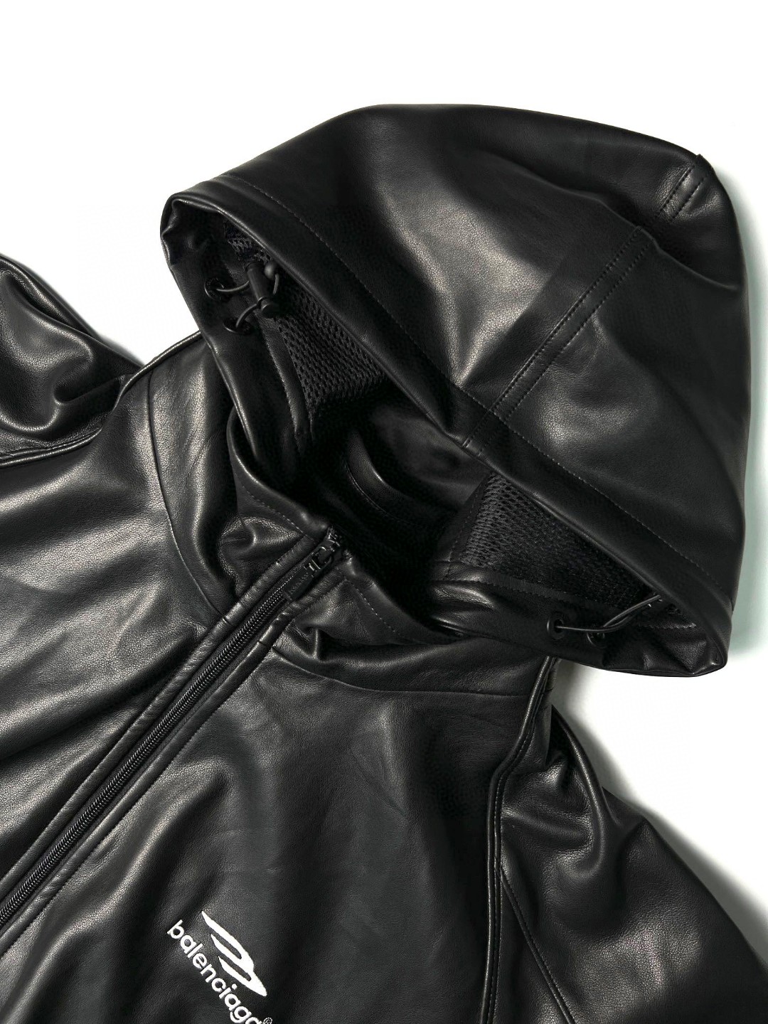 Balenciaga 巴黎世家 SS23 字母刺绣Logo 连帽夹克 皮衣 宽松 外套 秋冬款 黑色 697771TMS021000