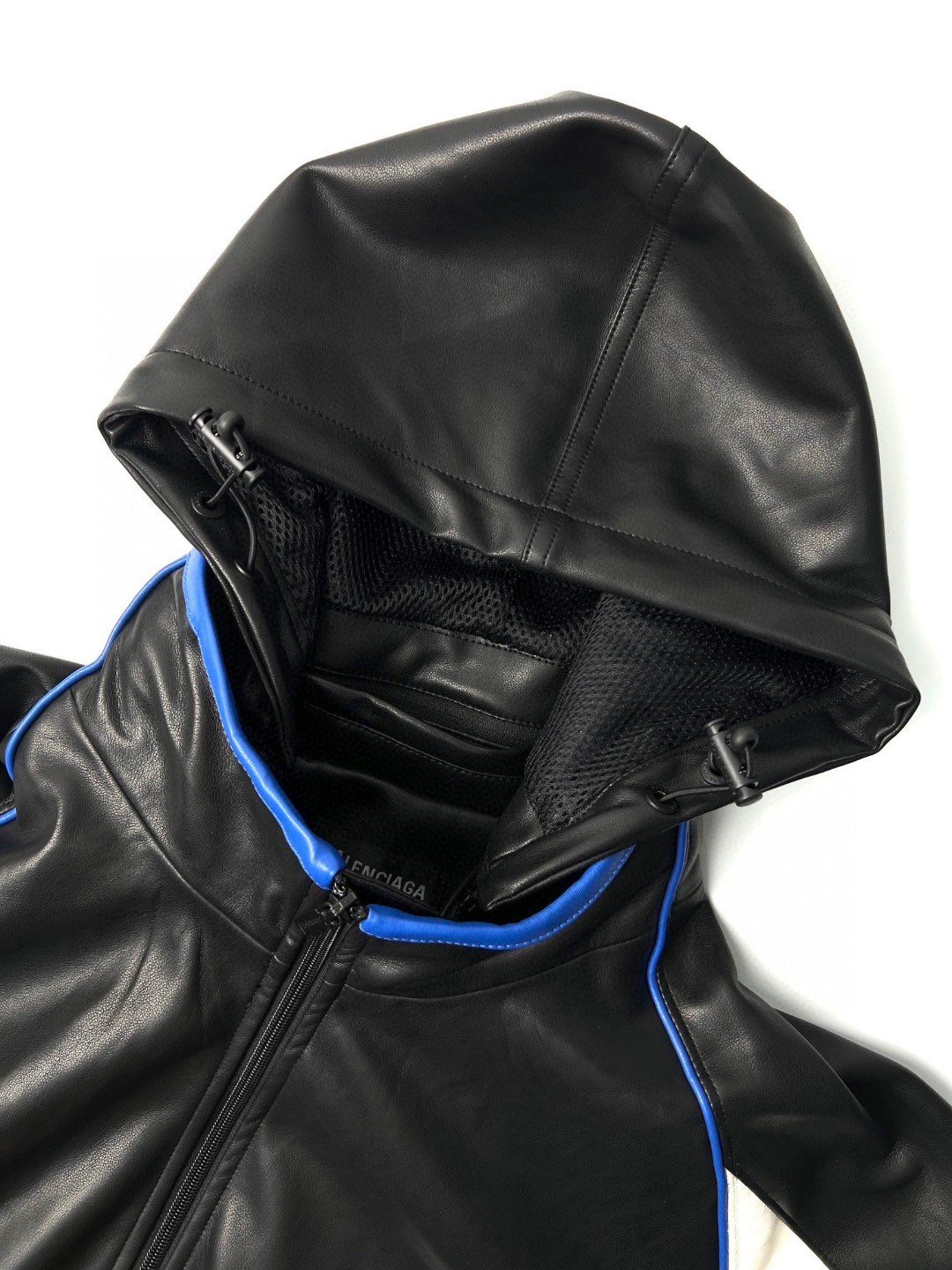 Balenciaga 巴黎世家 拼色字母logo印花 连帽皮衣 外套 夹克 秋冬 黑色 697771TMS021972